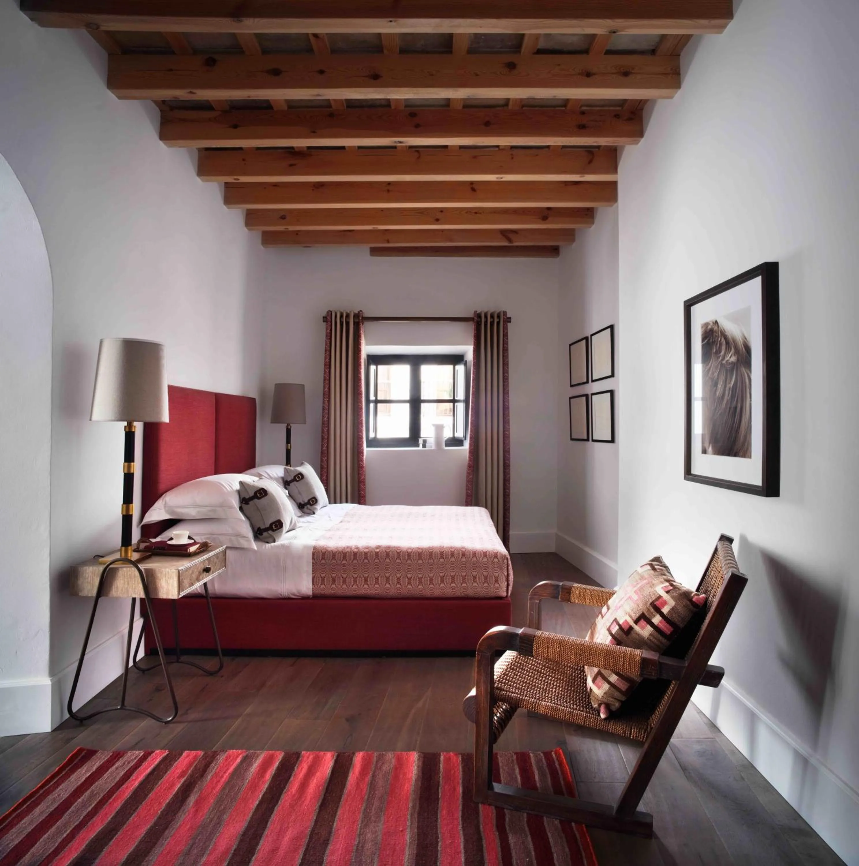 Photo of the whole room in Plaza 18