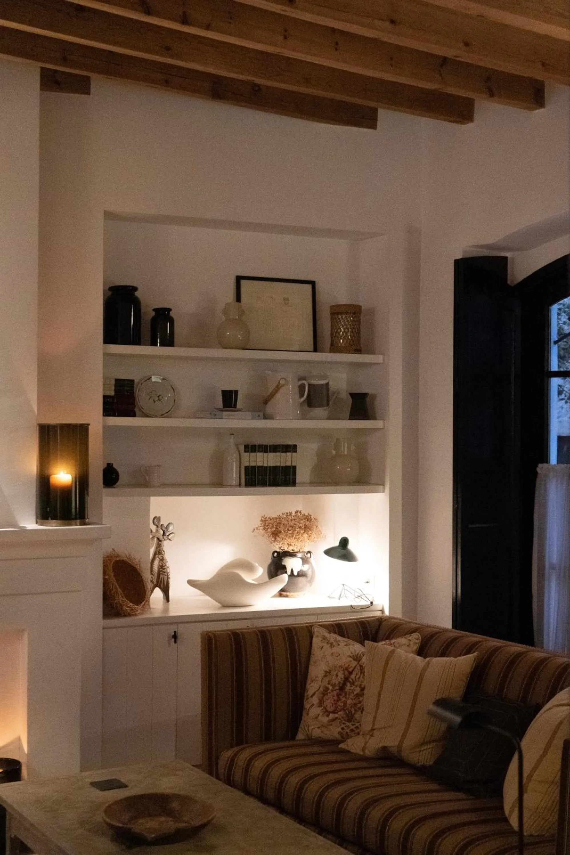 Living room, Seating Area in Plaza 18