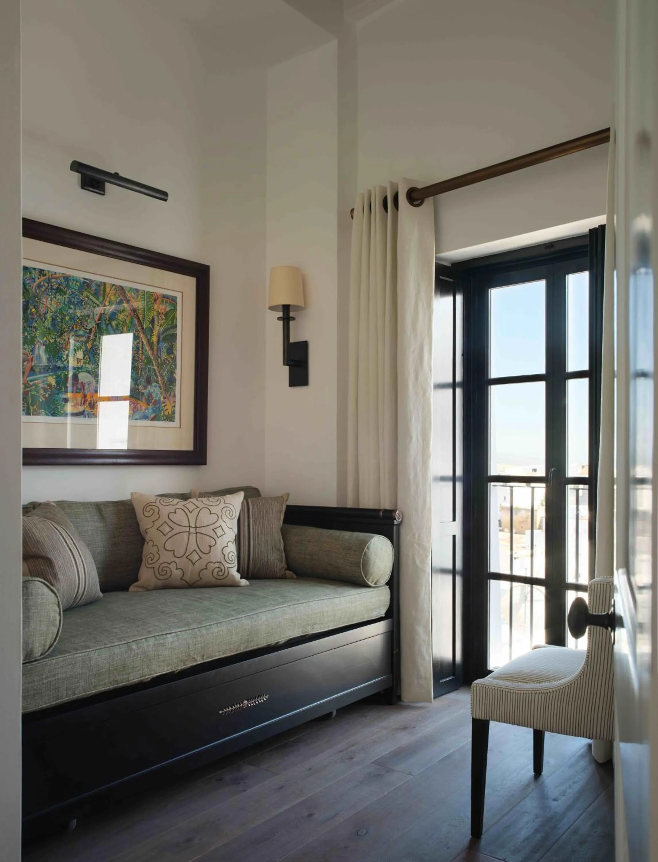 Living room, Seating Area in Plaza 18