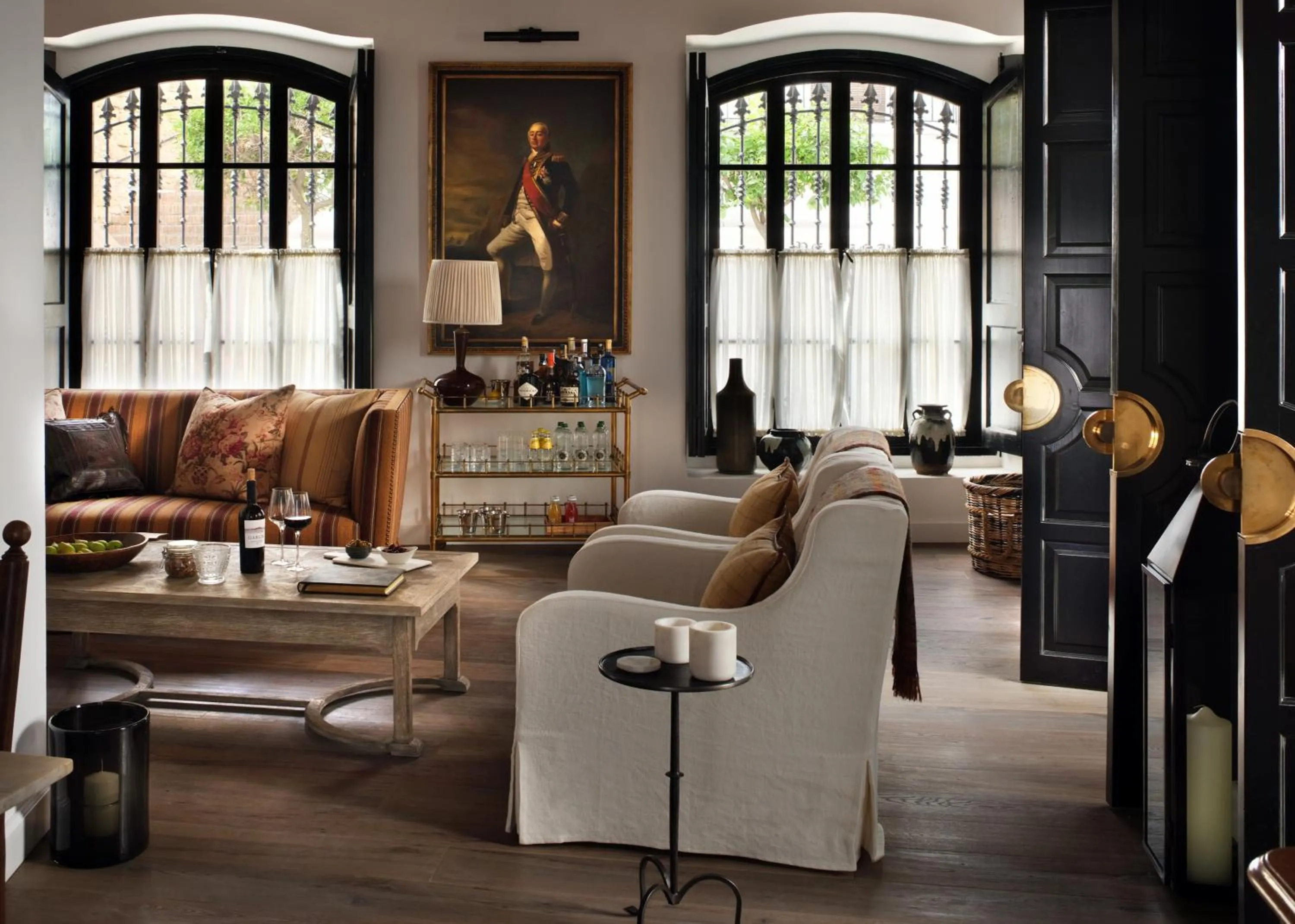 Living room, Seating Area in Plaza 18