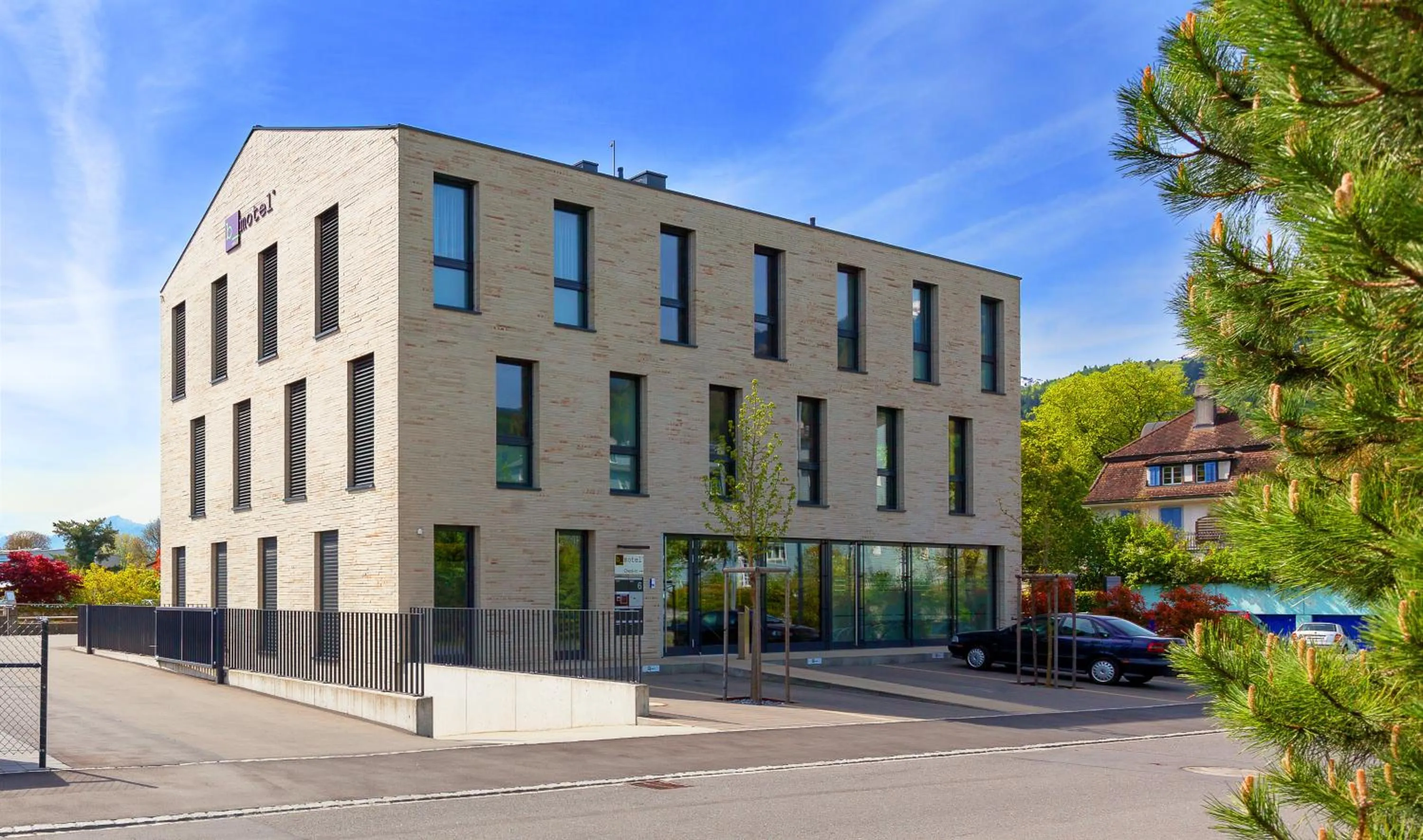 Facade/entrance in b-smart motel Sevelen