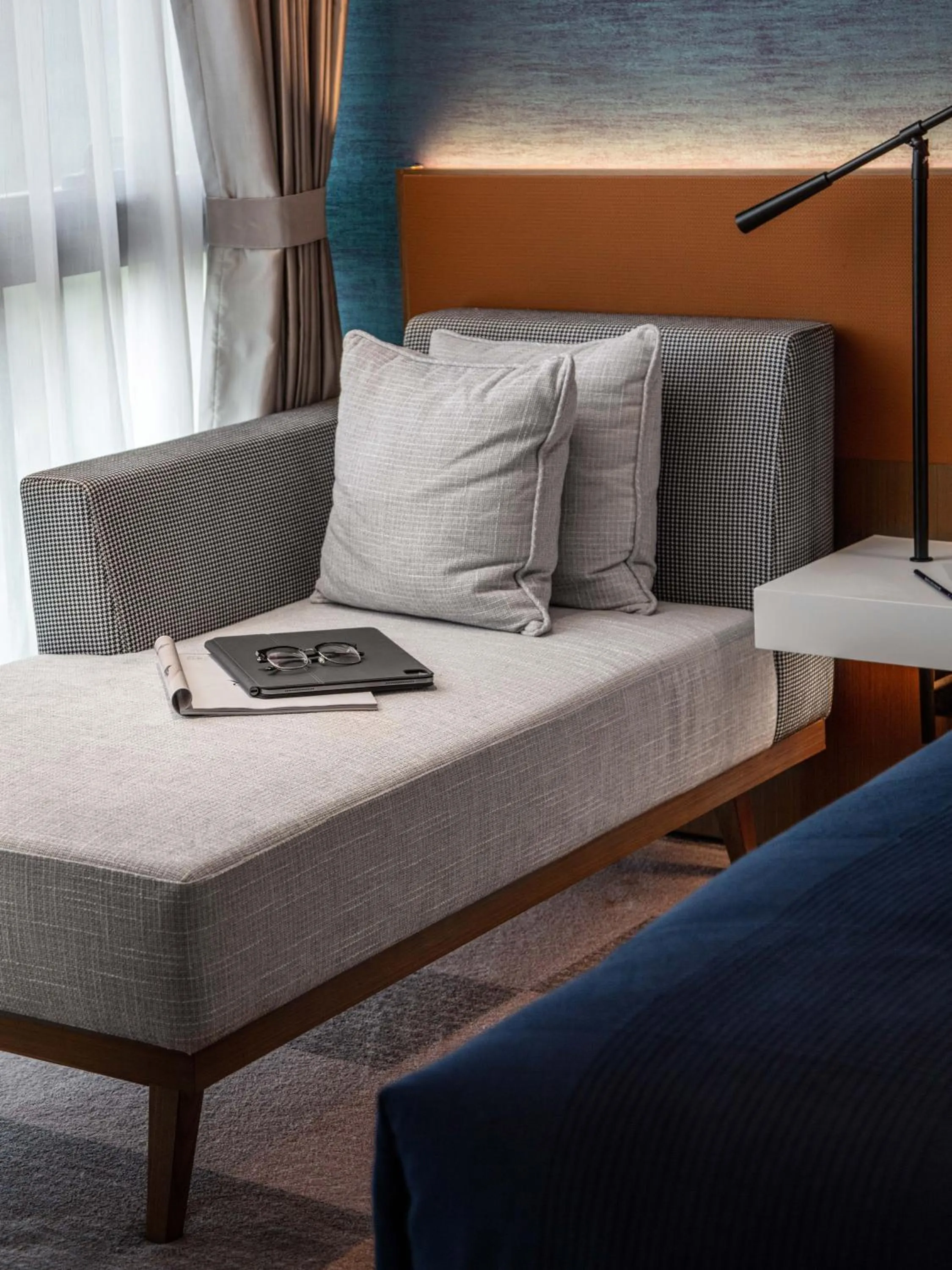 Seating area, Bed in Novotel Dongguan Songshan