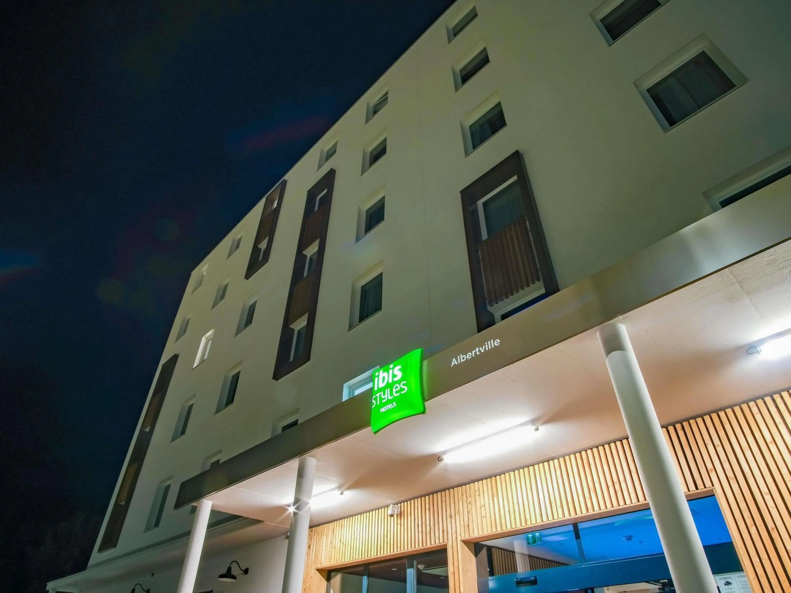 Property building in ibis Styles Albertville