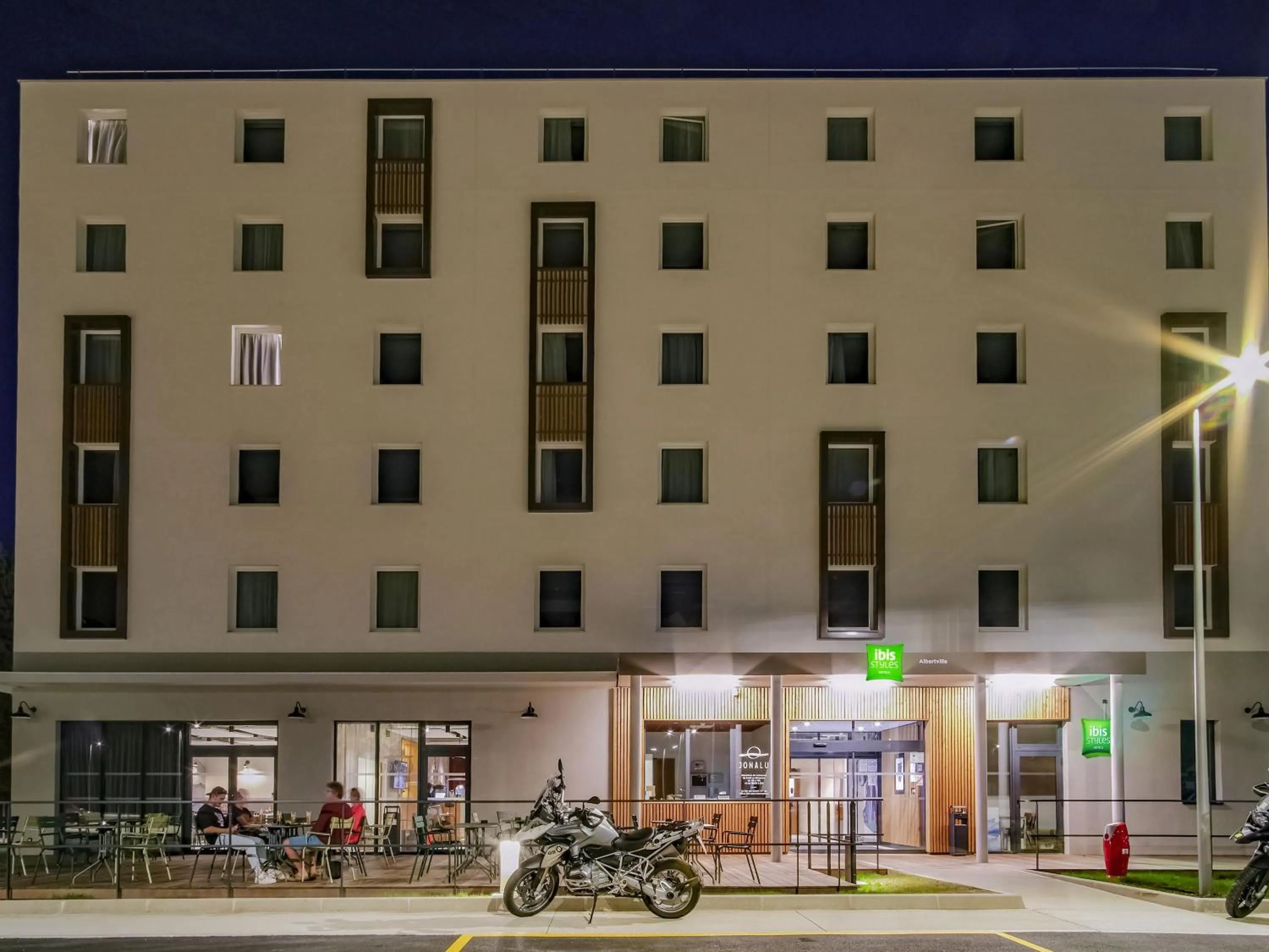 Property building in ibis Styles Albertville