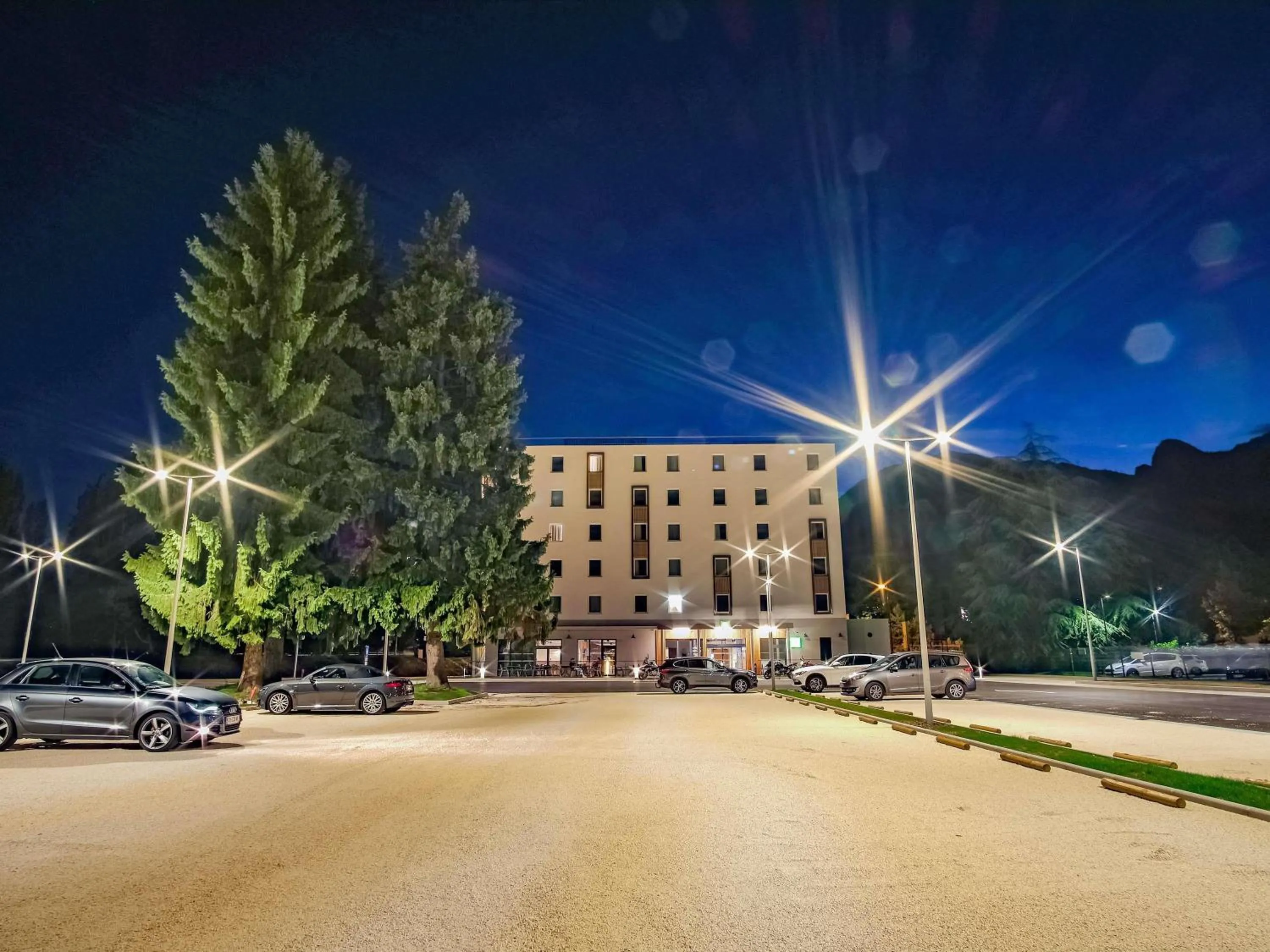 Property building in ibis Styles Albertville