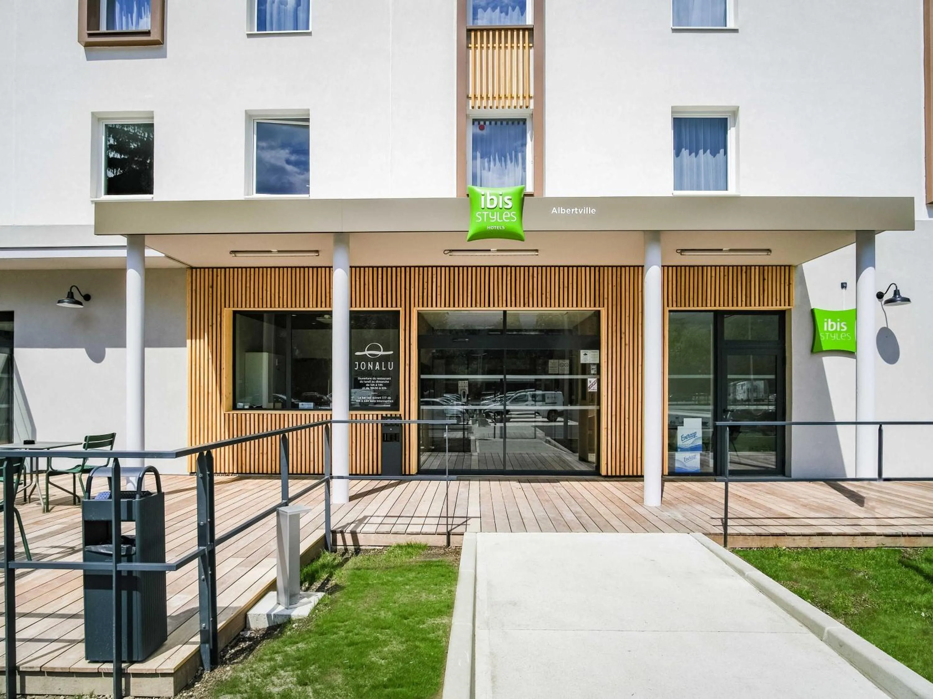 Property building in ibis Styles Albertville