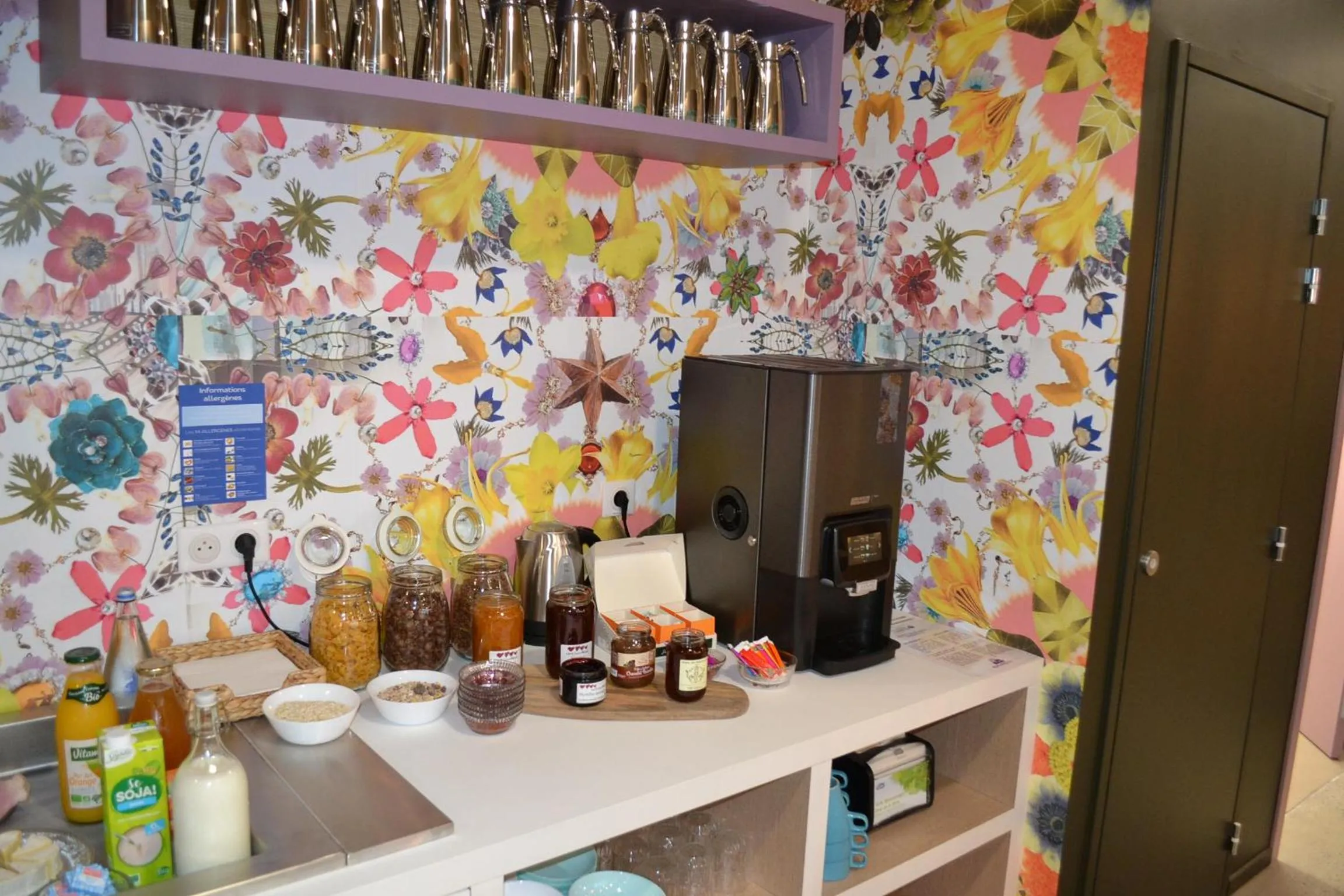 Breakfast in greet Hotel Rennes Pace