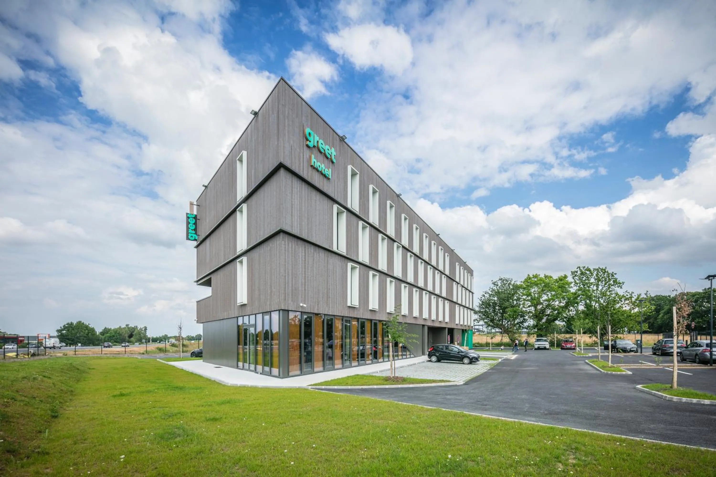 Property building in greet Hotel Rennes Pace