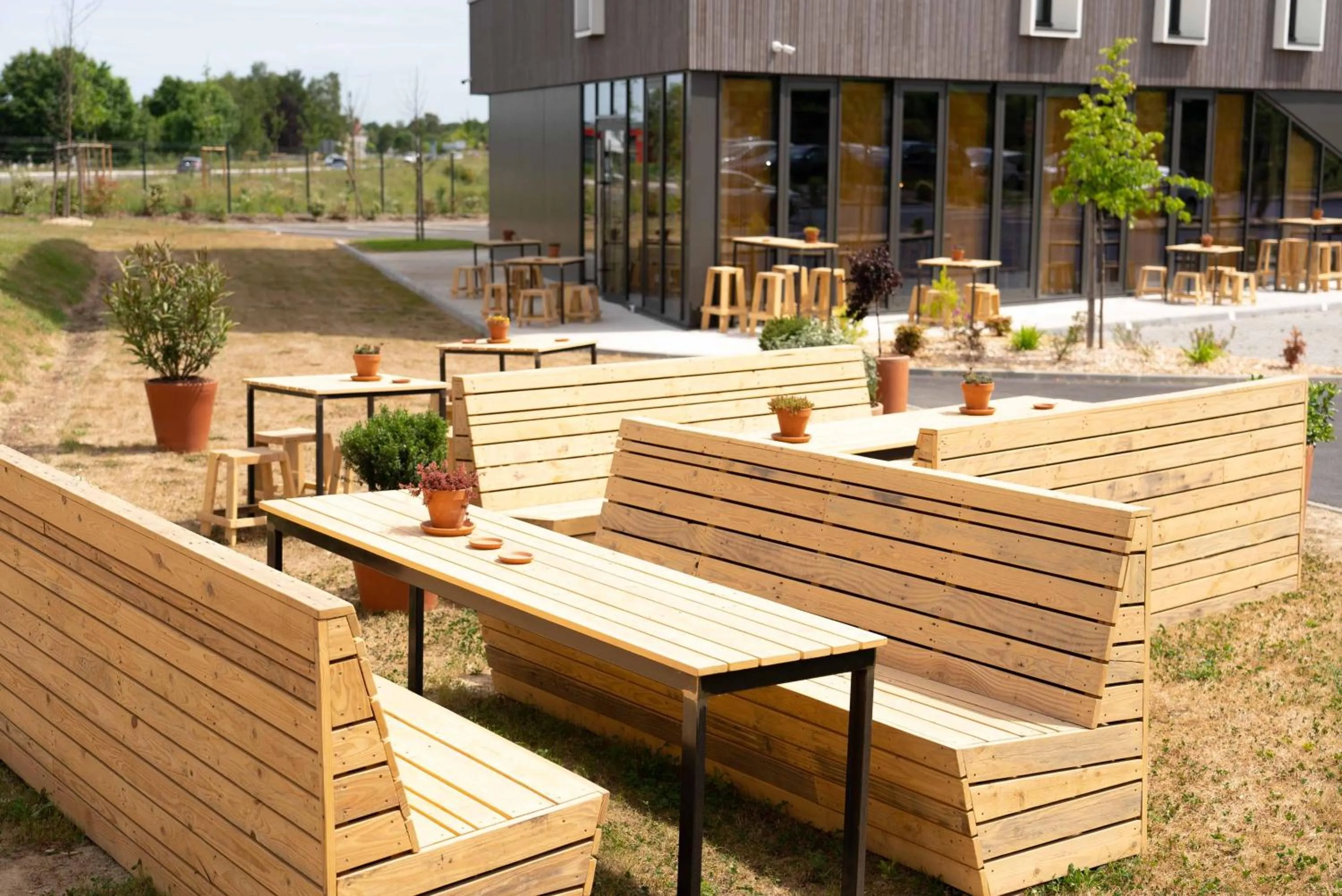 Spring in greet Hotel Rennes Pace