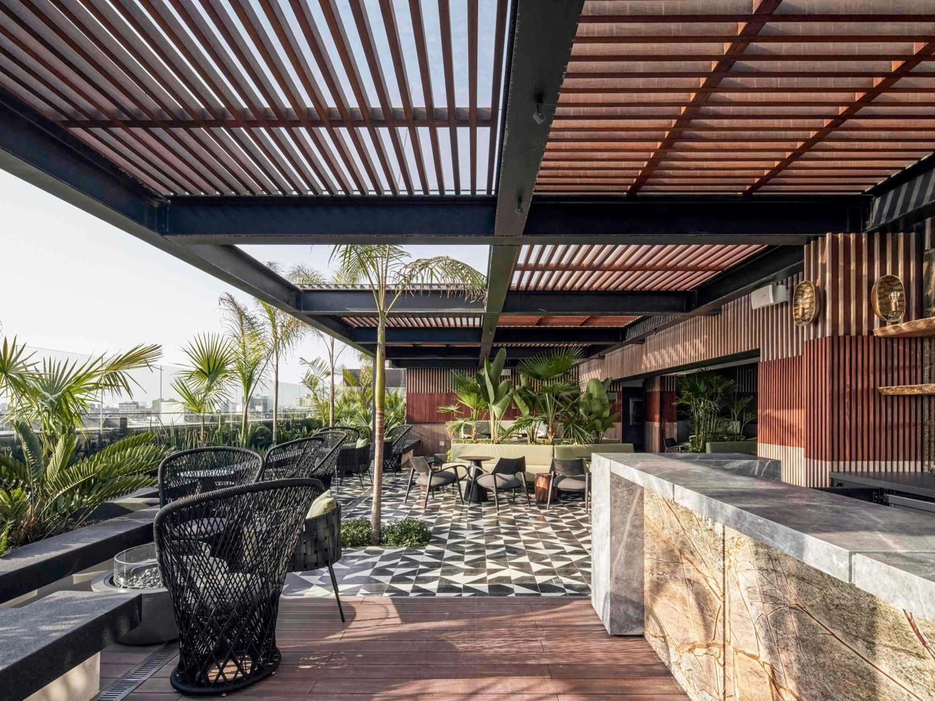 Lounge or bar in Pullman Lima Miraflores