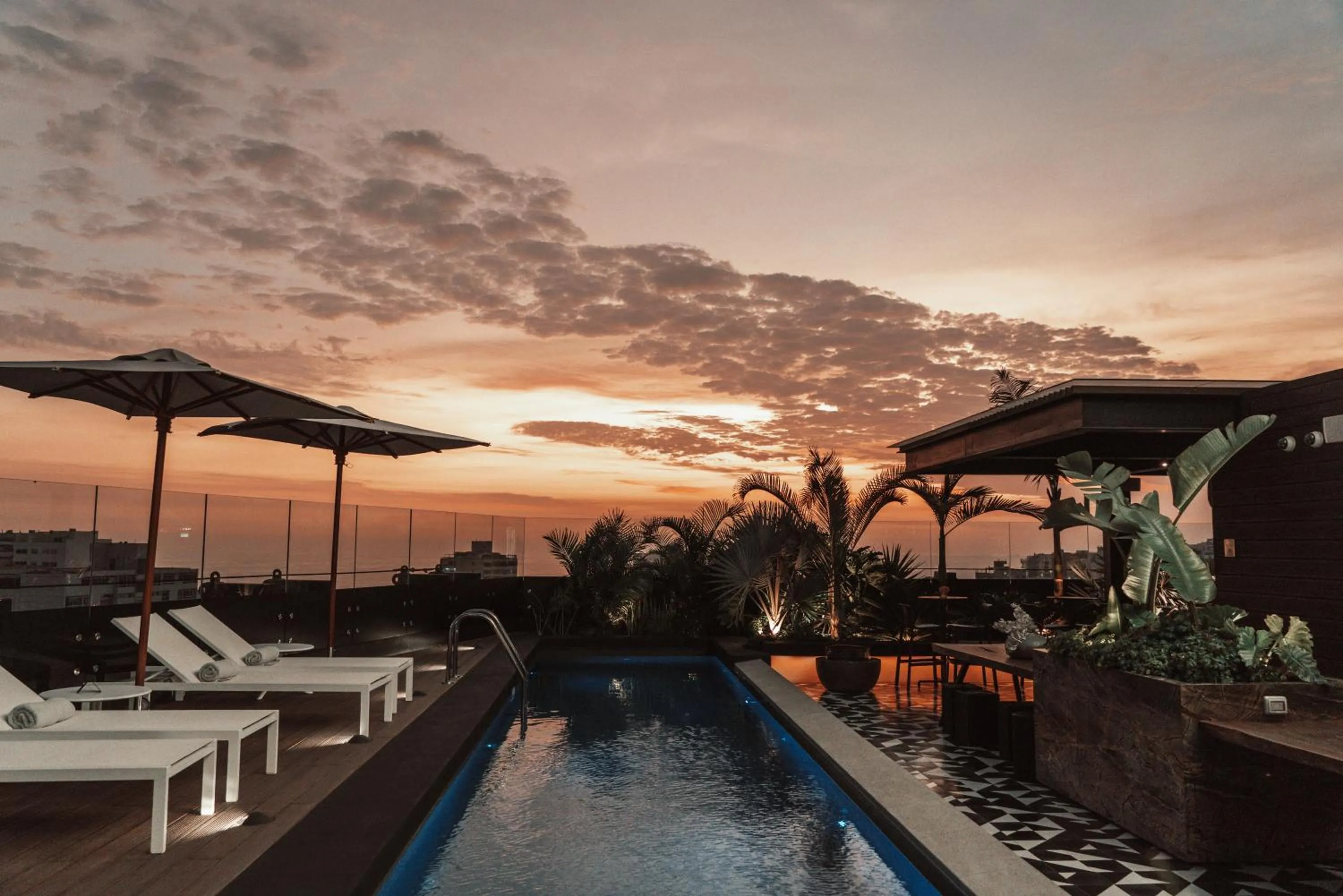 Swimming pool in Pullman Lima Miraflores