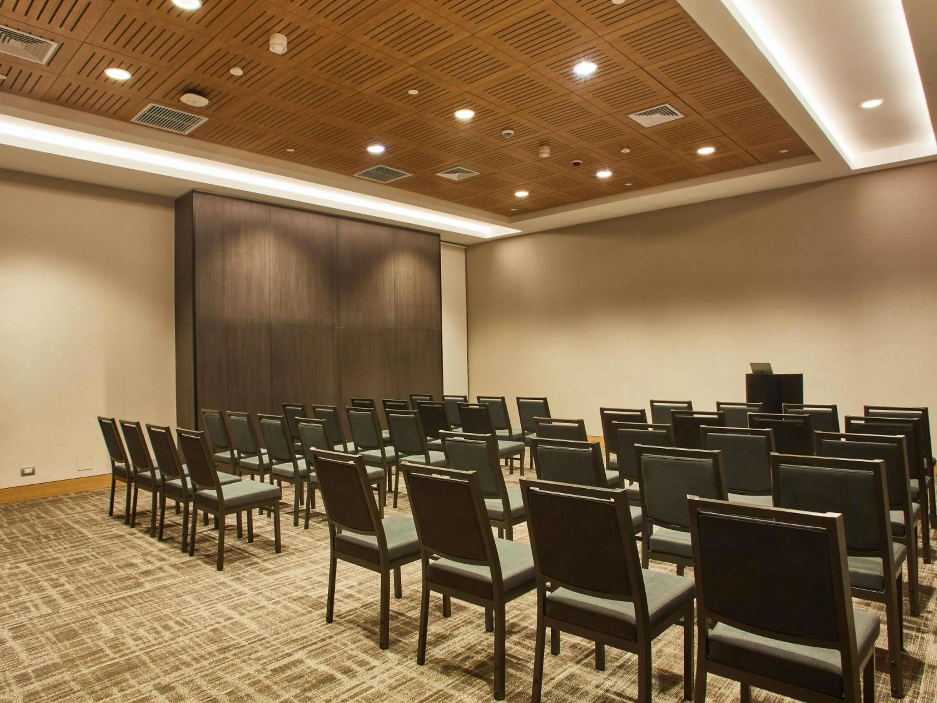 Meeting/conference room in Pullman Lima Miraflores