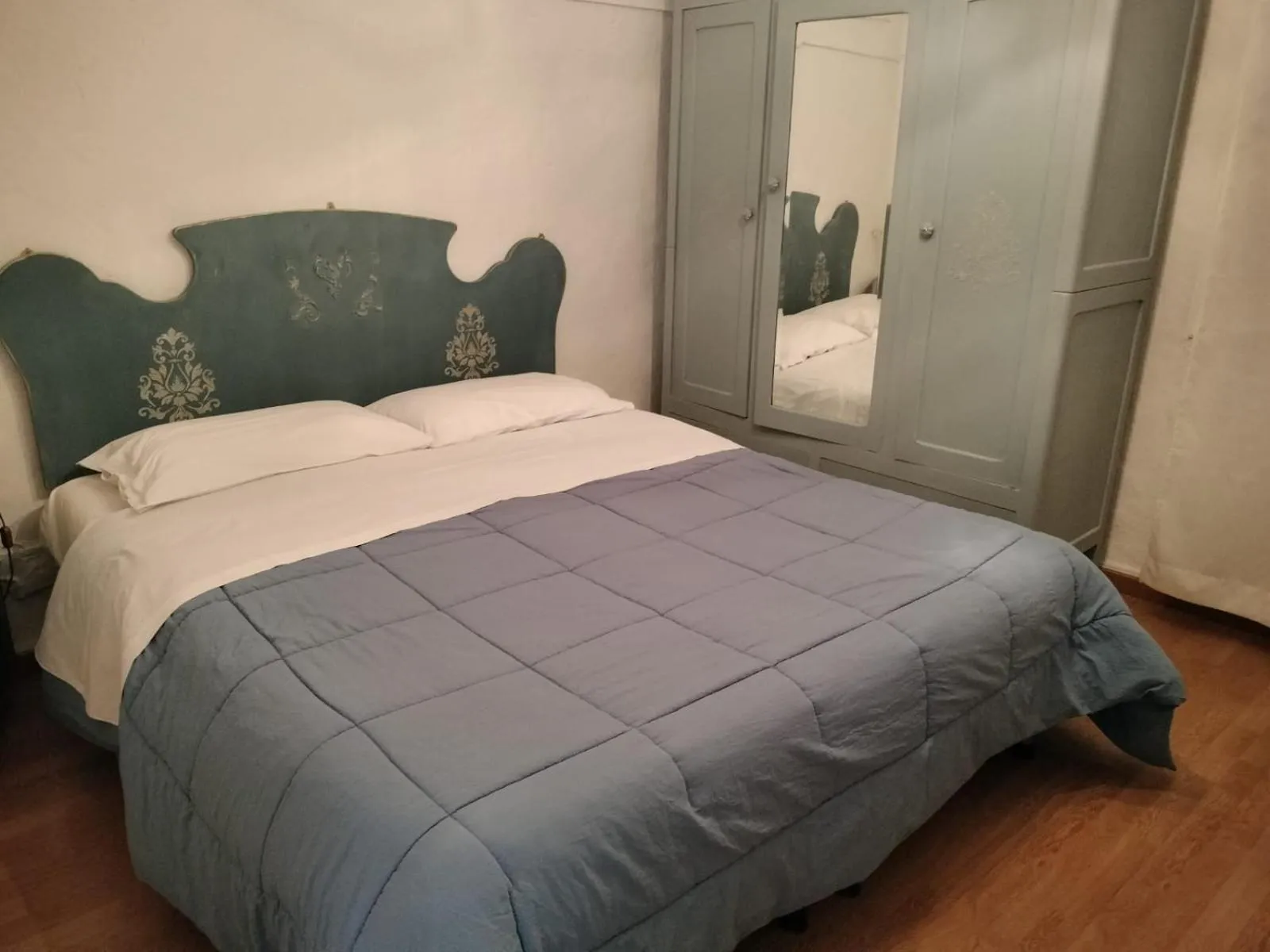 Bedroom, Bed in Silenzio e Buio