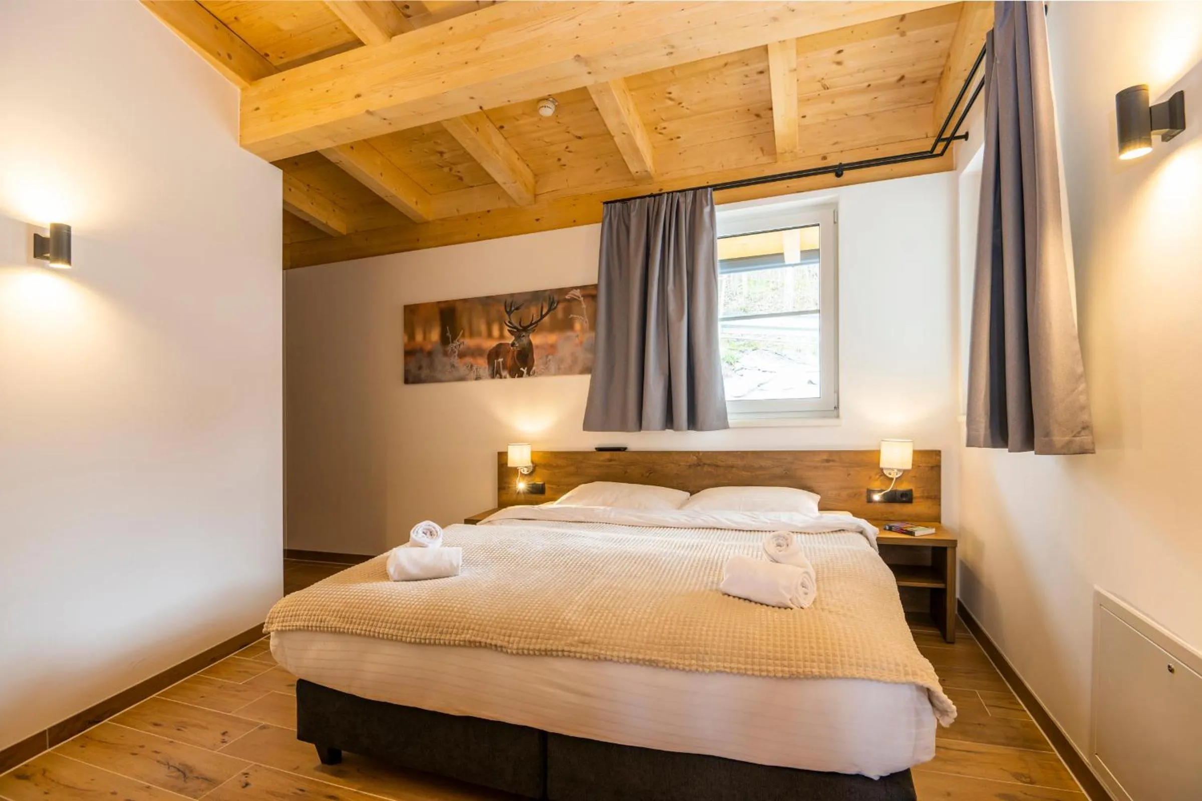 Bed in AlpenParks Hotel & Apartment Alpendorf