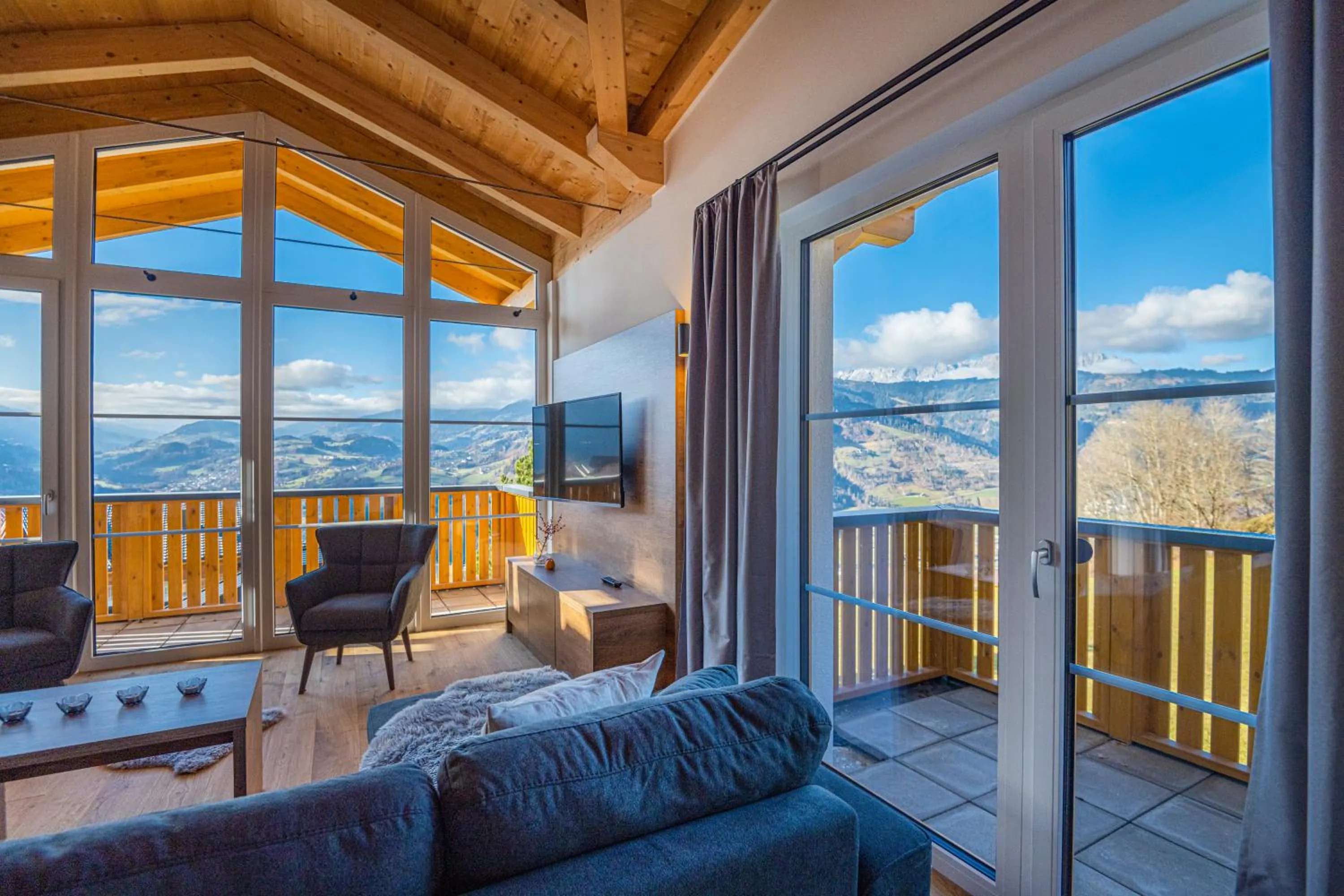 Balcony/Terrace in AlpenParks Hotel & Apartment Alpendorf