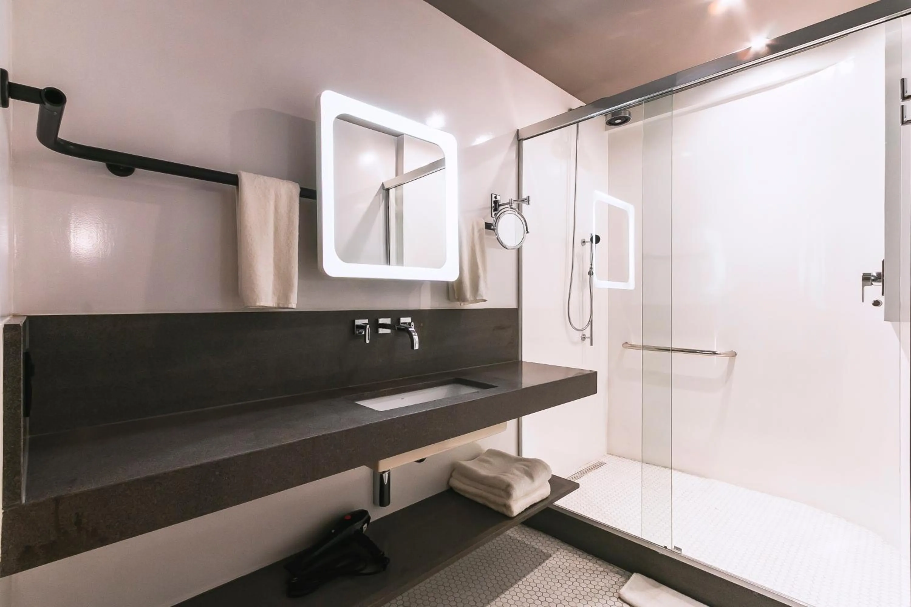 Toilet in Novotel Lencois Paulista