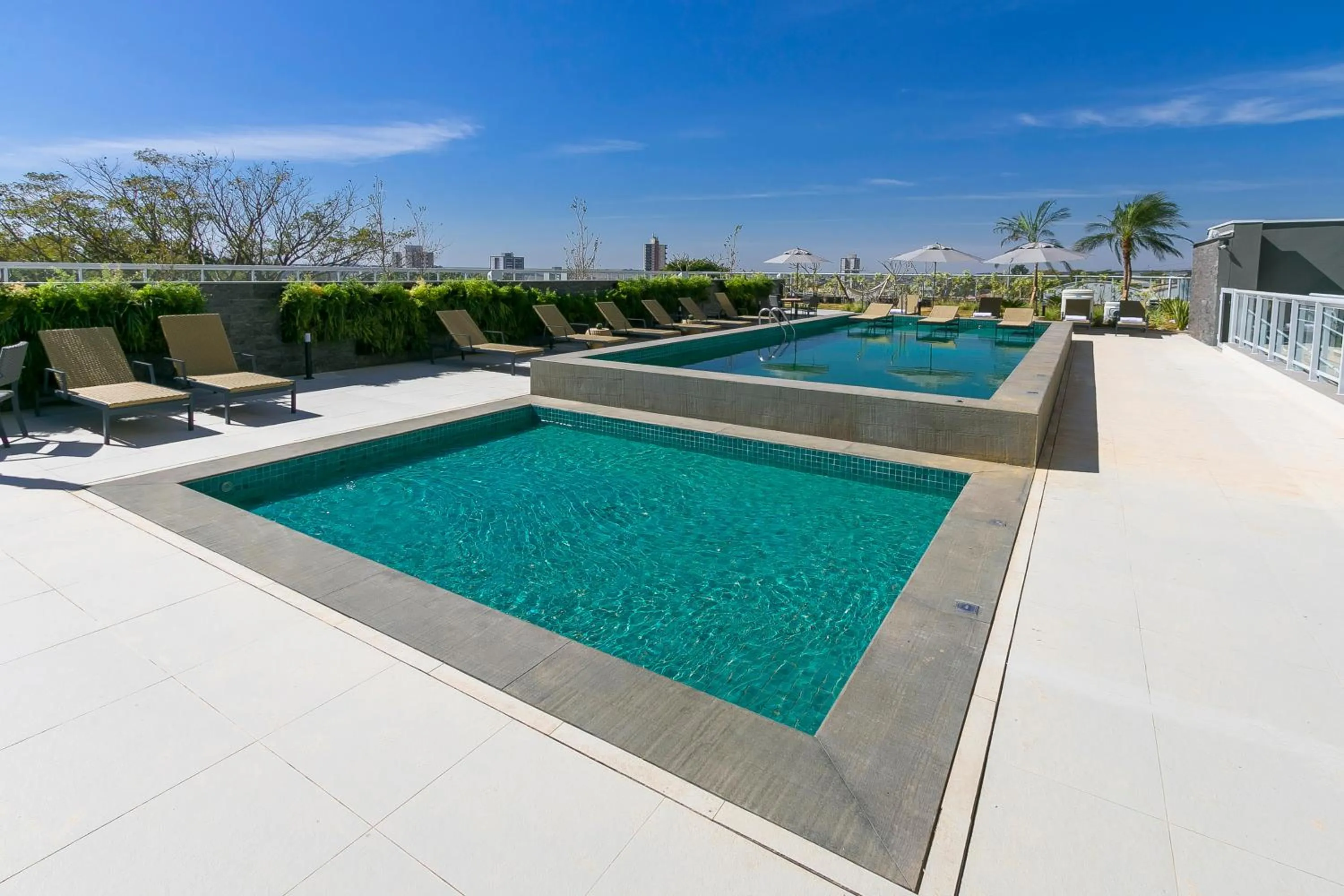 Swimming pool in Novotel Lencois Paulista