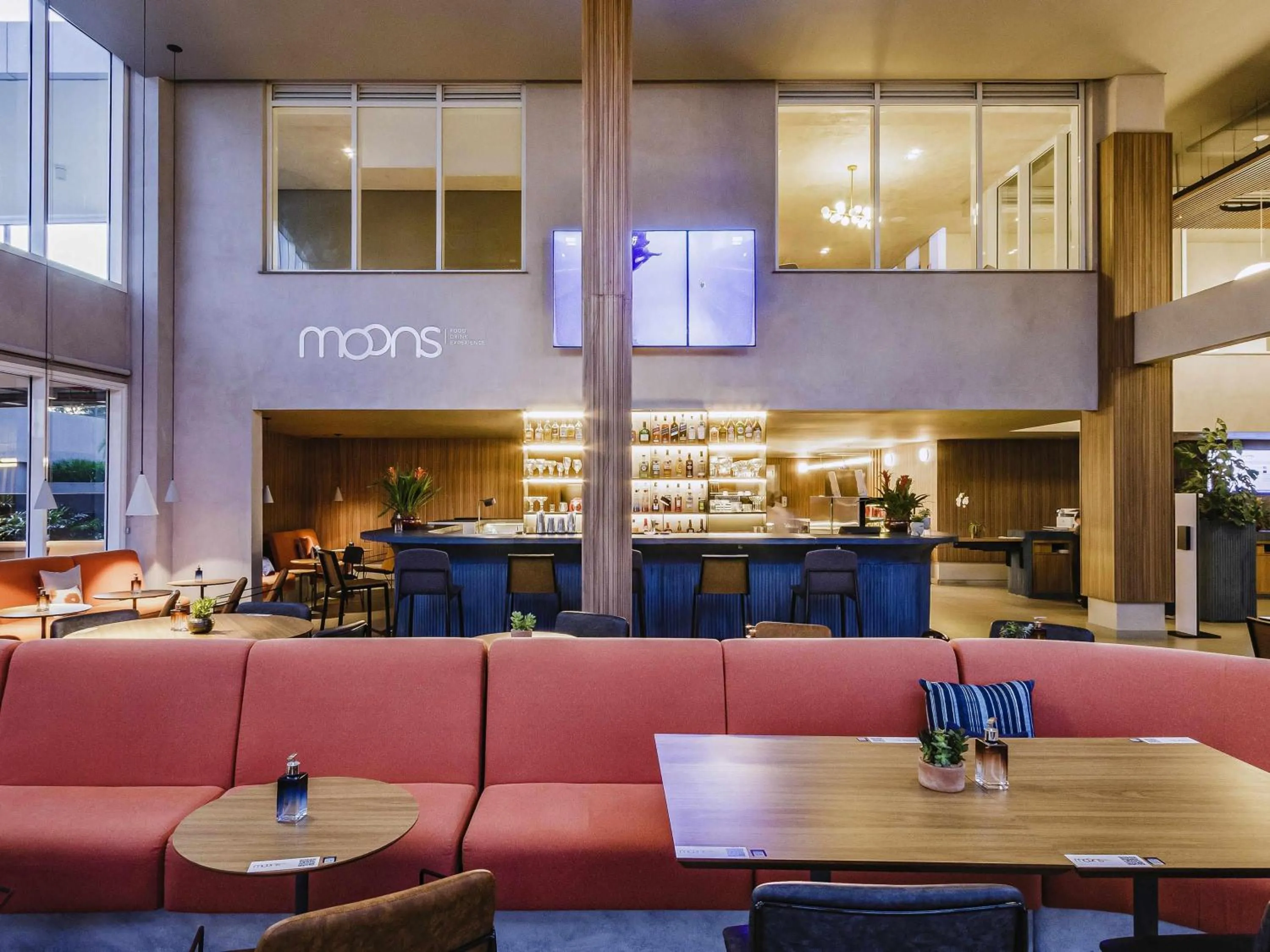 Lounge or bar in Novotel Lencois Paulista