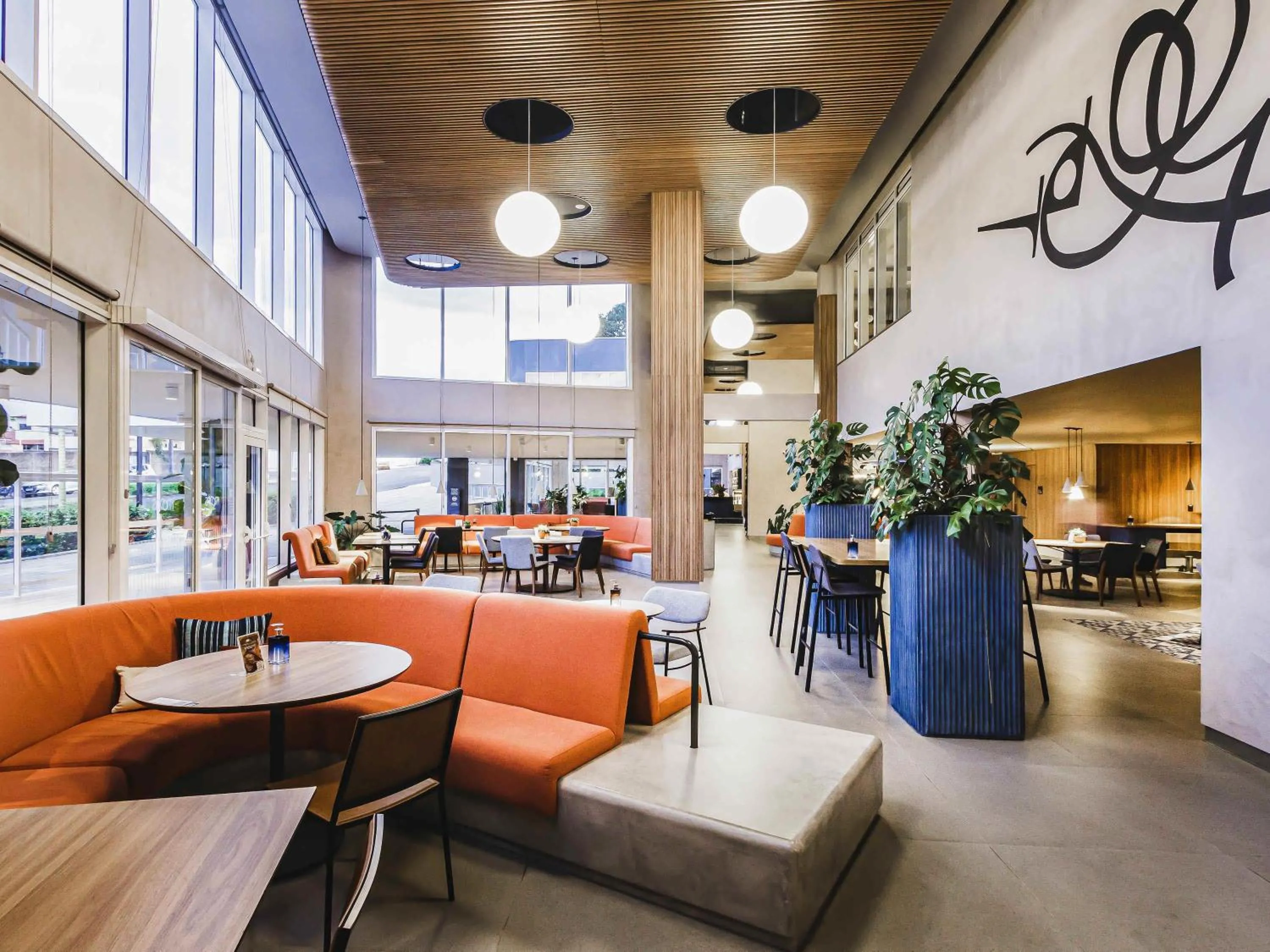 Restaurant/places to eat in Novotel Lencois Paulista