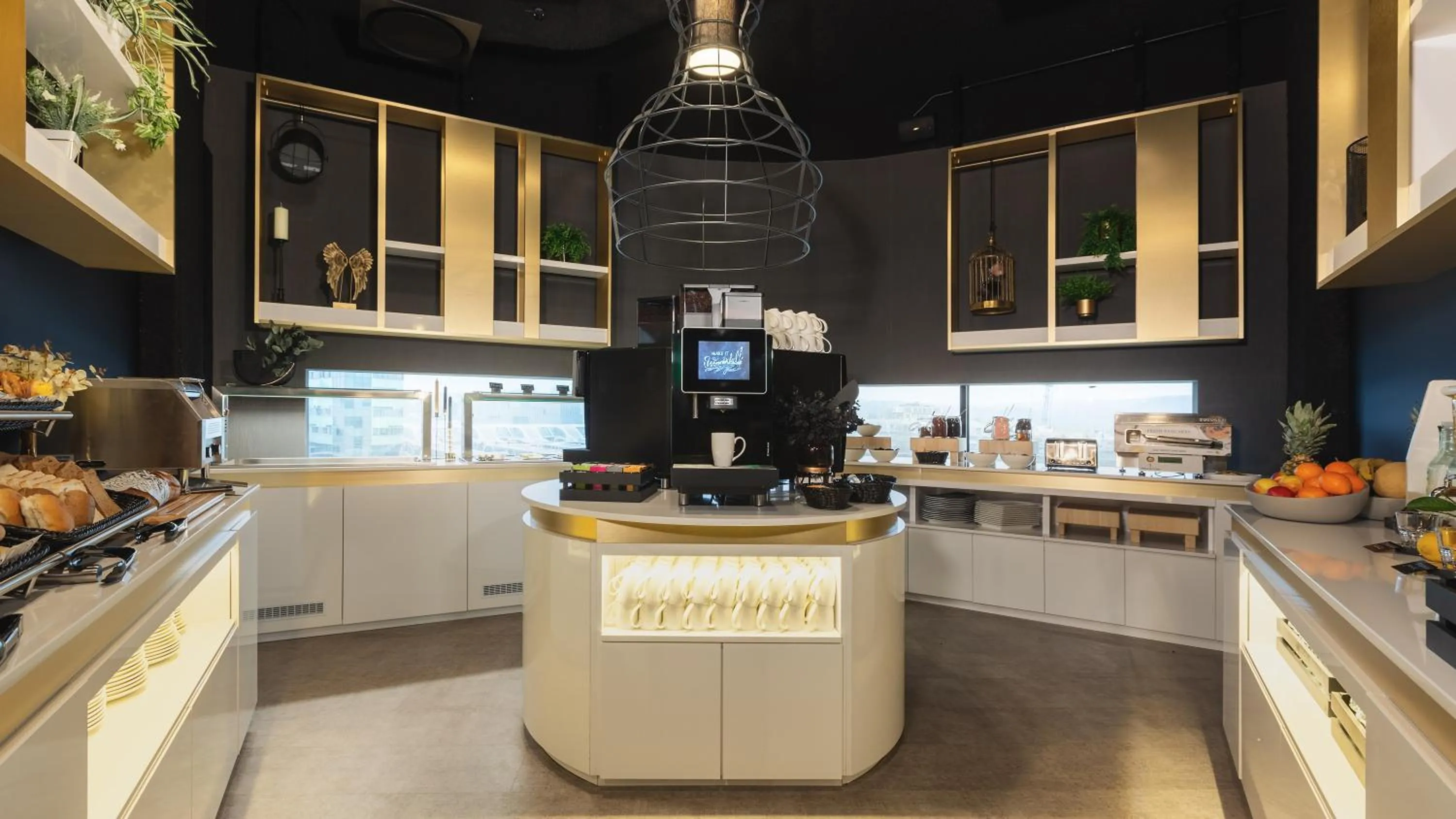 Breakfast in ibis Styles Arnhem Centre