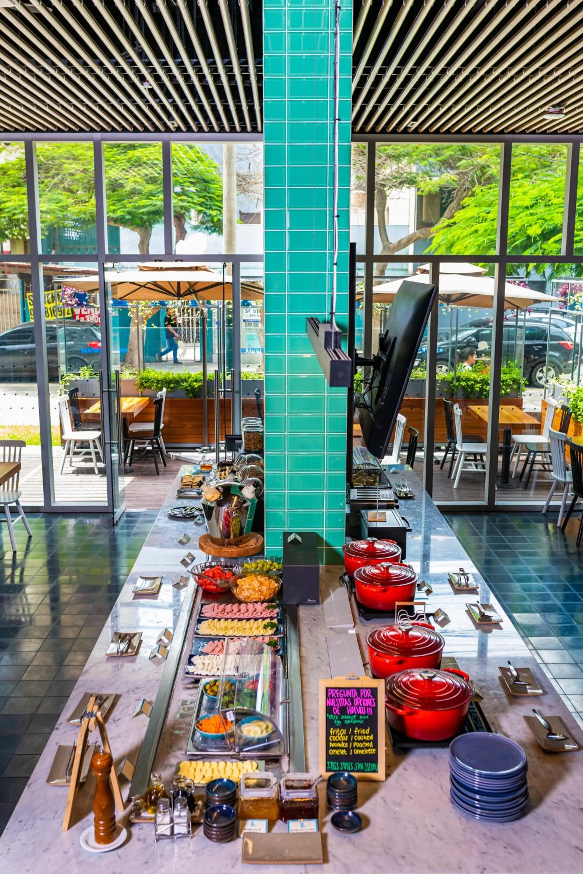 Restaurant/places to eat in ibis styles Lima San Isidro