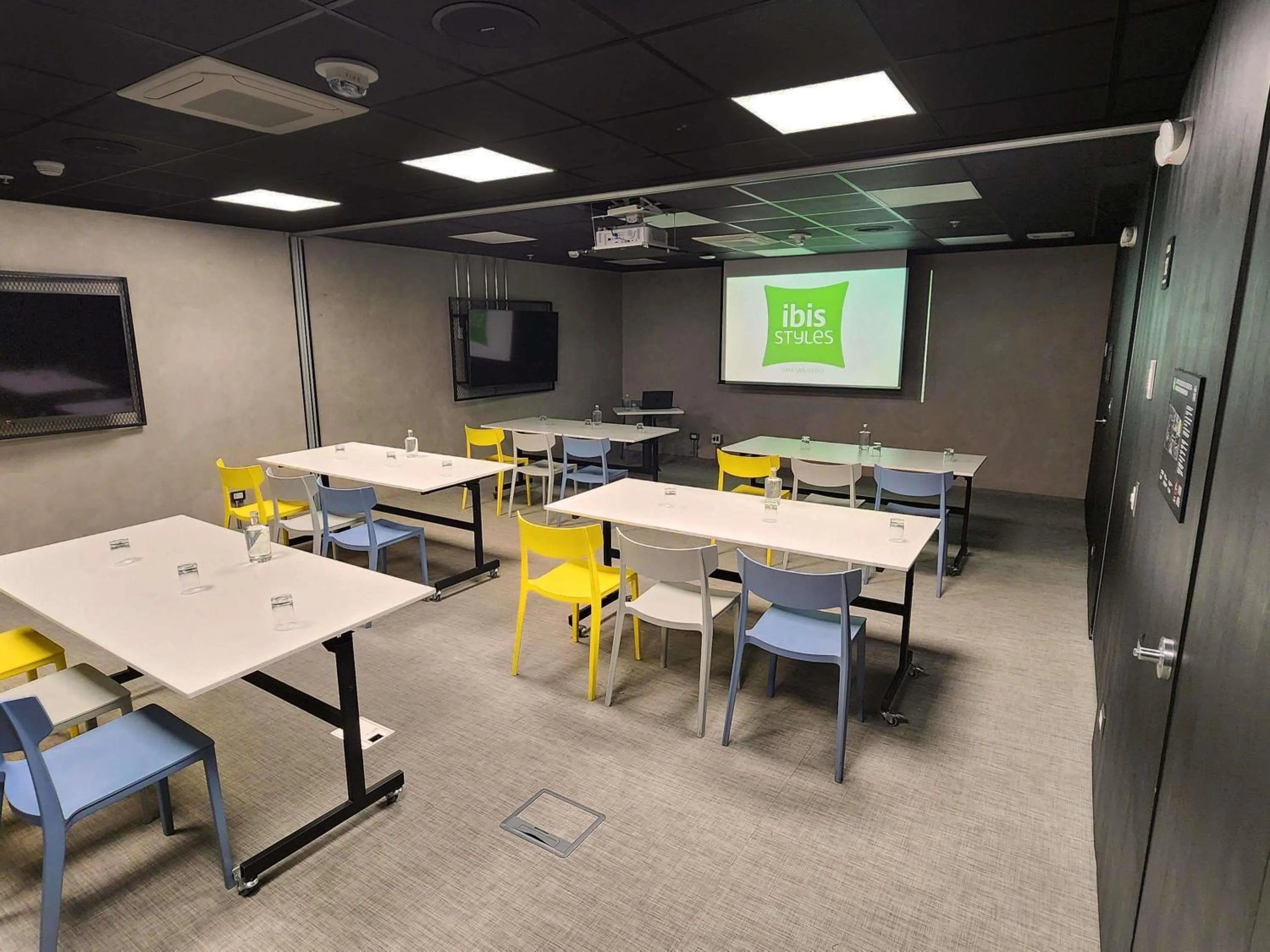 Meeting/conference room in ibis styles Lima San Isidro