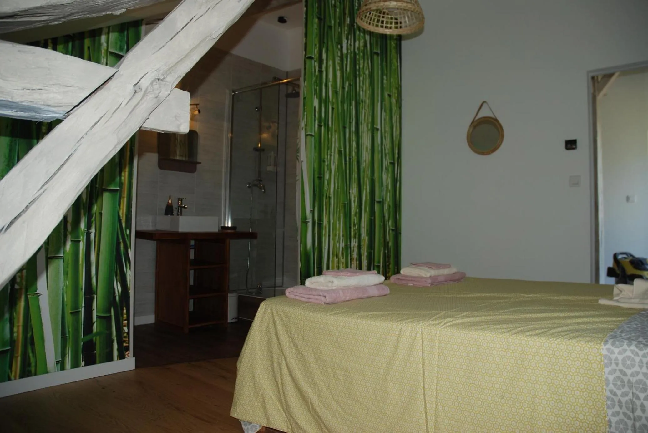 Double Room with Private Bathroom in les bulles perchées de lartigue
