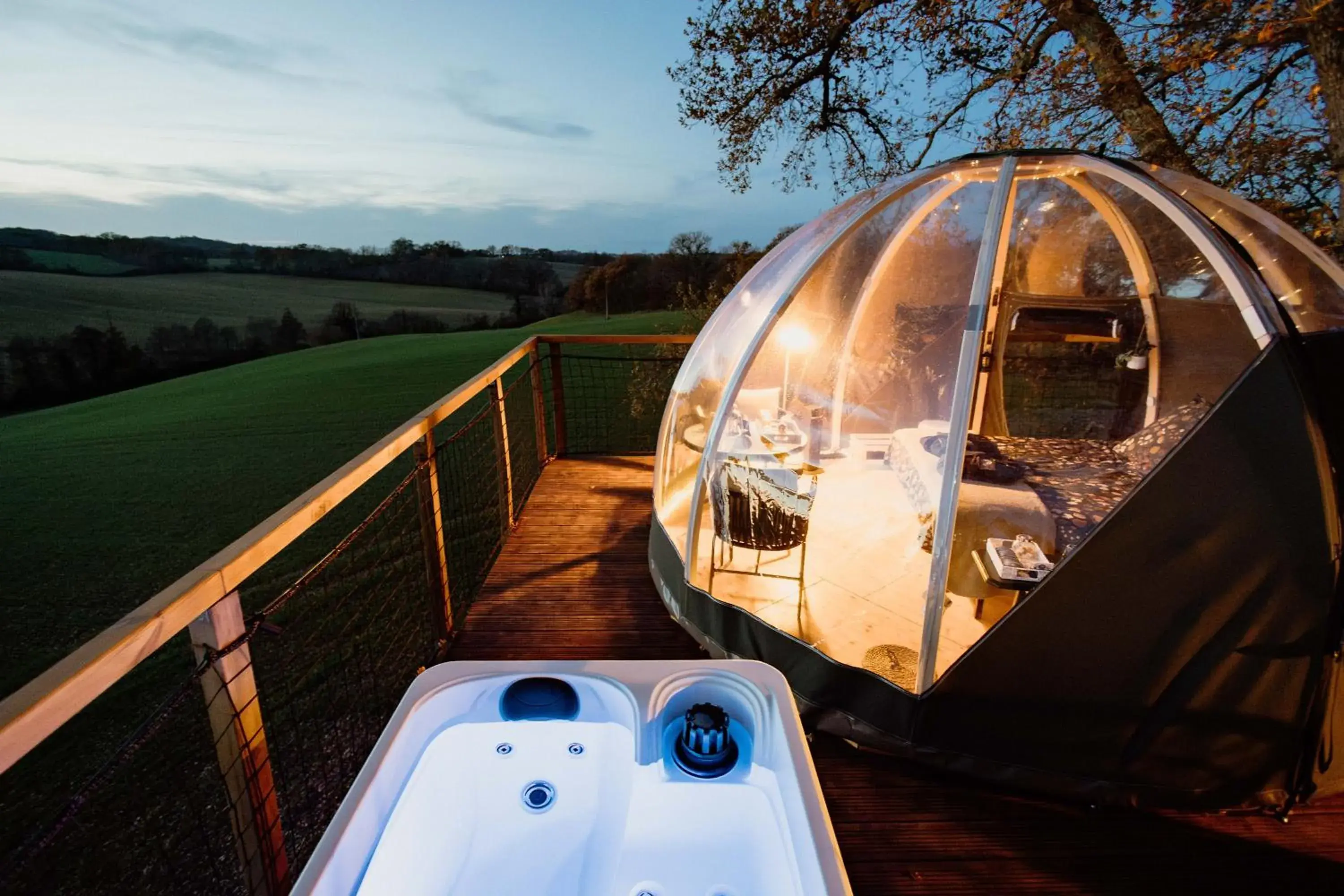 Suite with Hot Tub in les bulles perchées de lartigue Suite with Hot Tub in les bulles perchées de lartigue