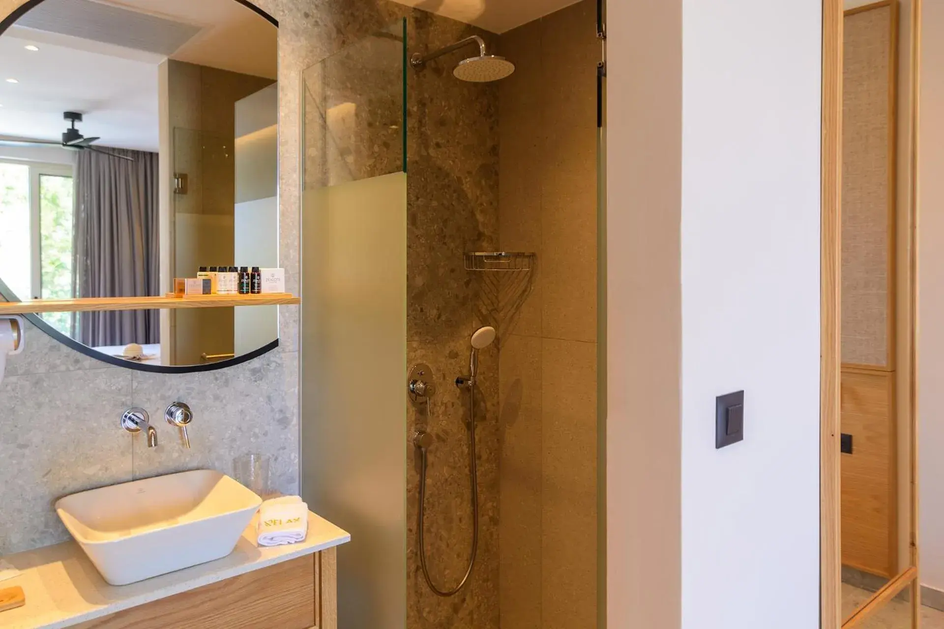 Deluxe Double Room - single occupancy in Relax Hotel Deluxe Double Room - single occupancy in Relax Hotel