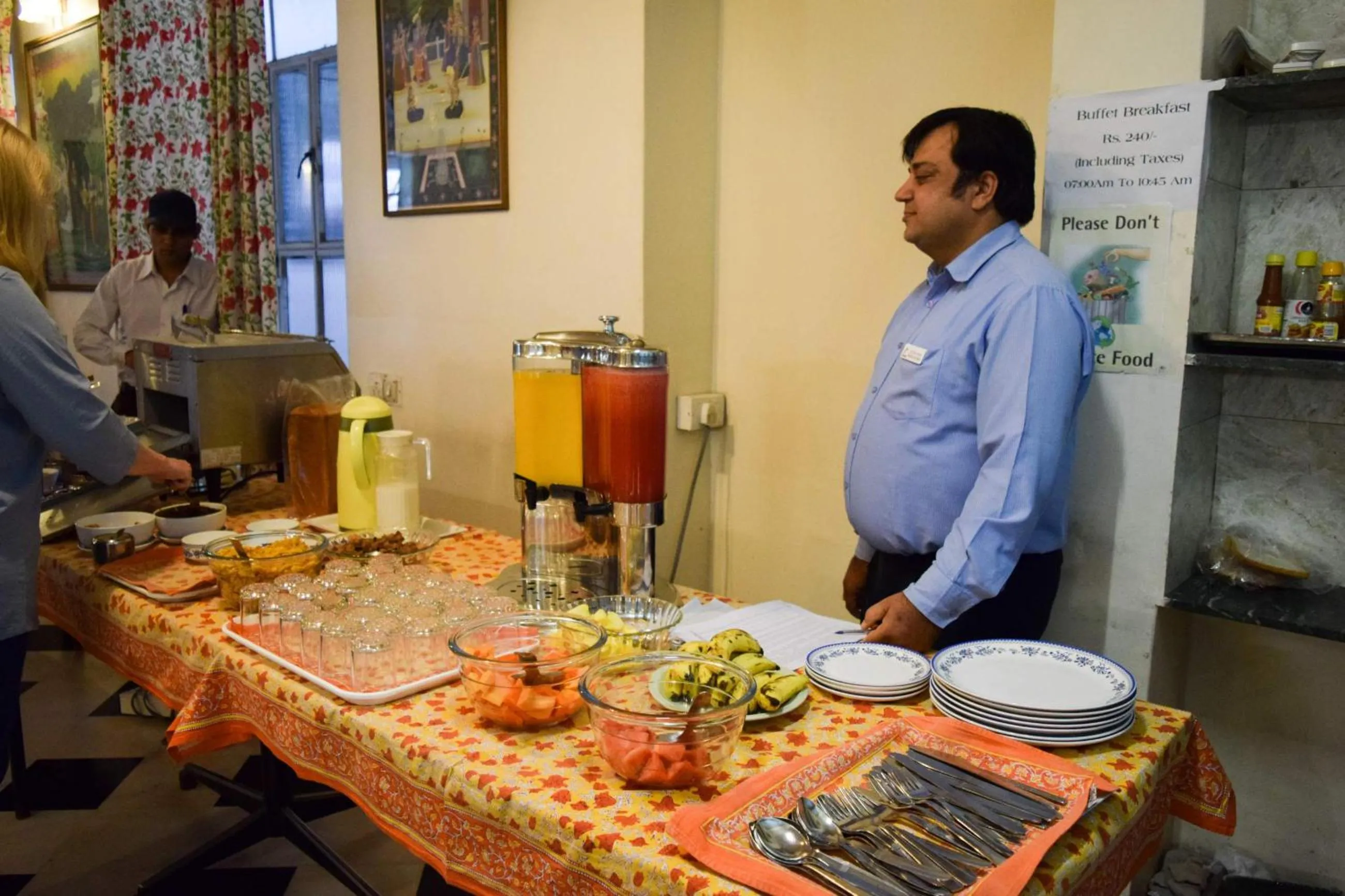 Breakfast in Hotel Arya Niwas