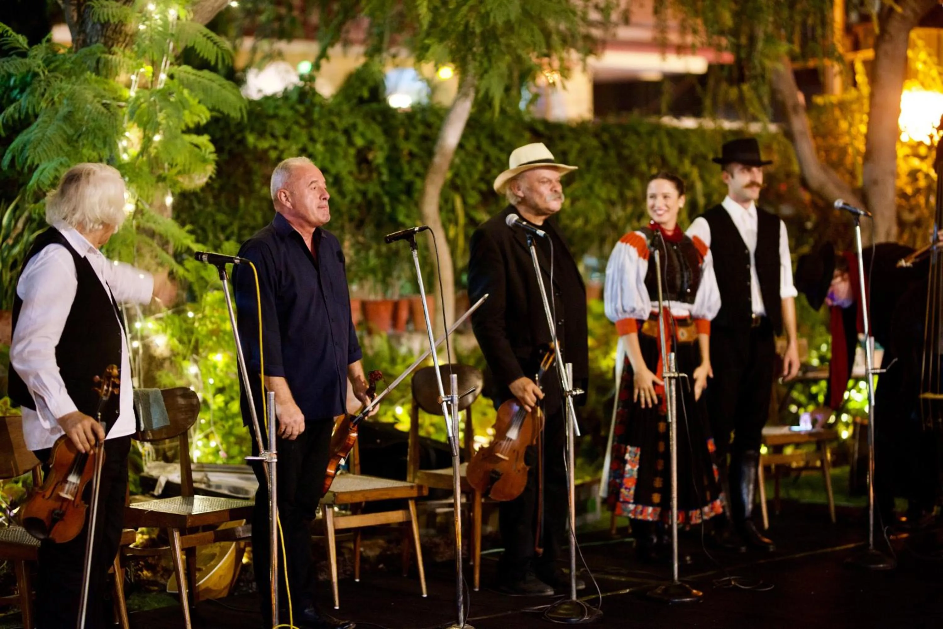 Evening entertainment in Hotel Arya Niwas