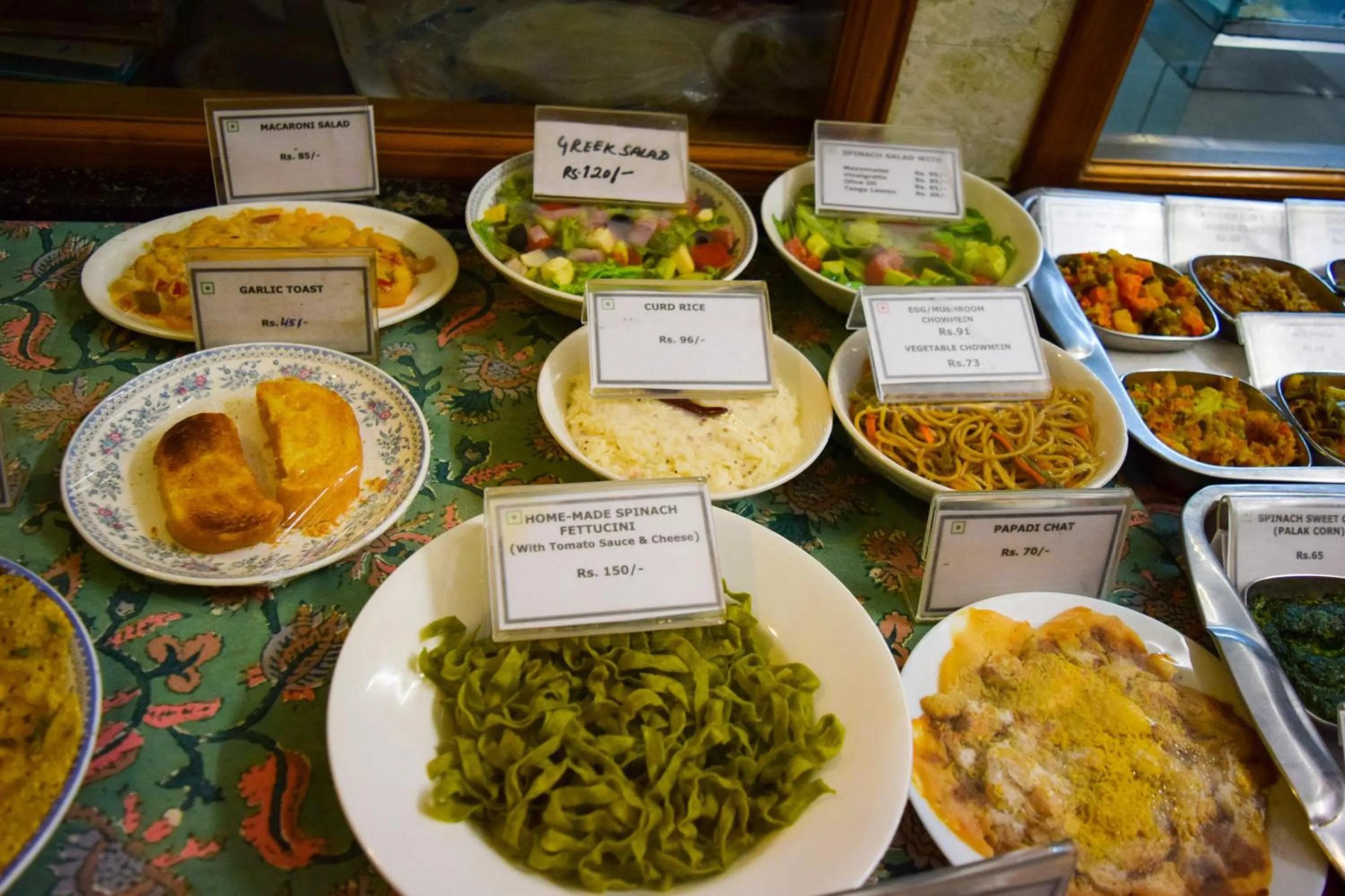 Food in Hotel Arya Niwas