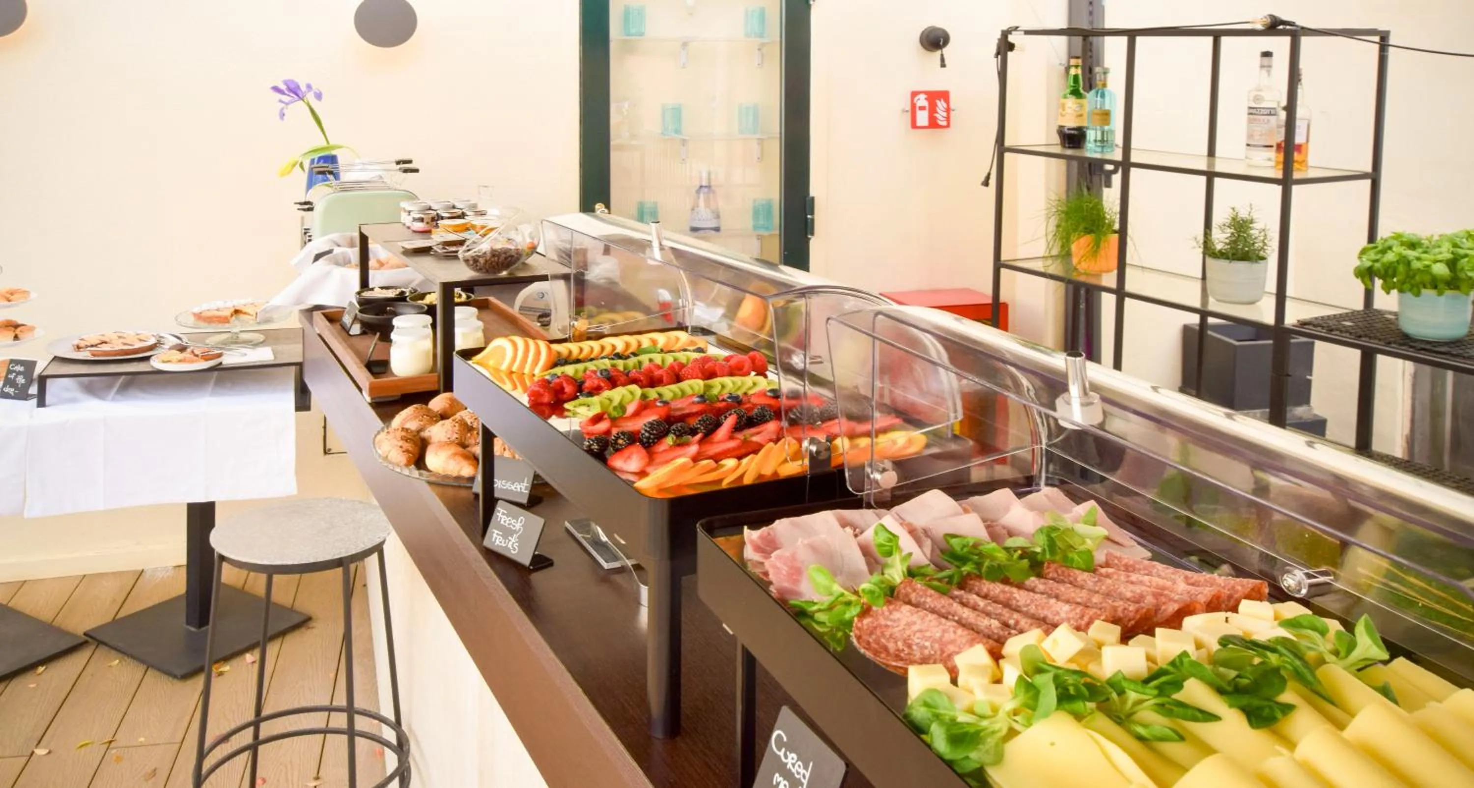 Food and drinks in MyTALE Creative Academy Hotel