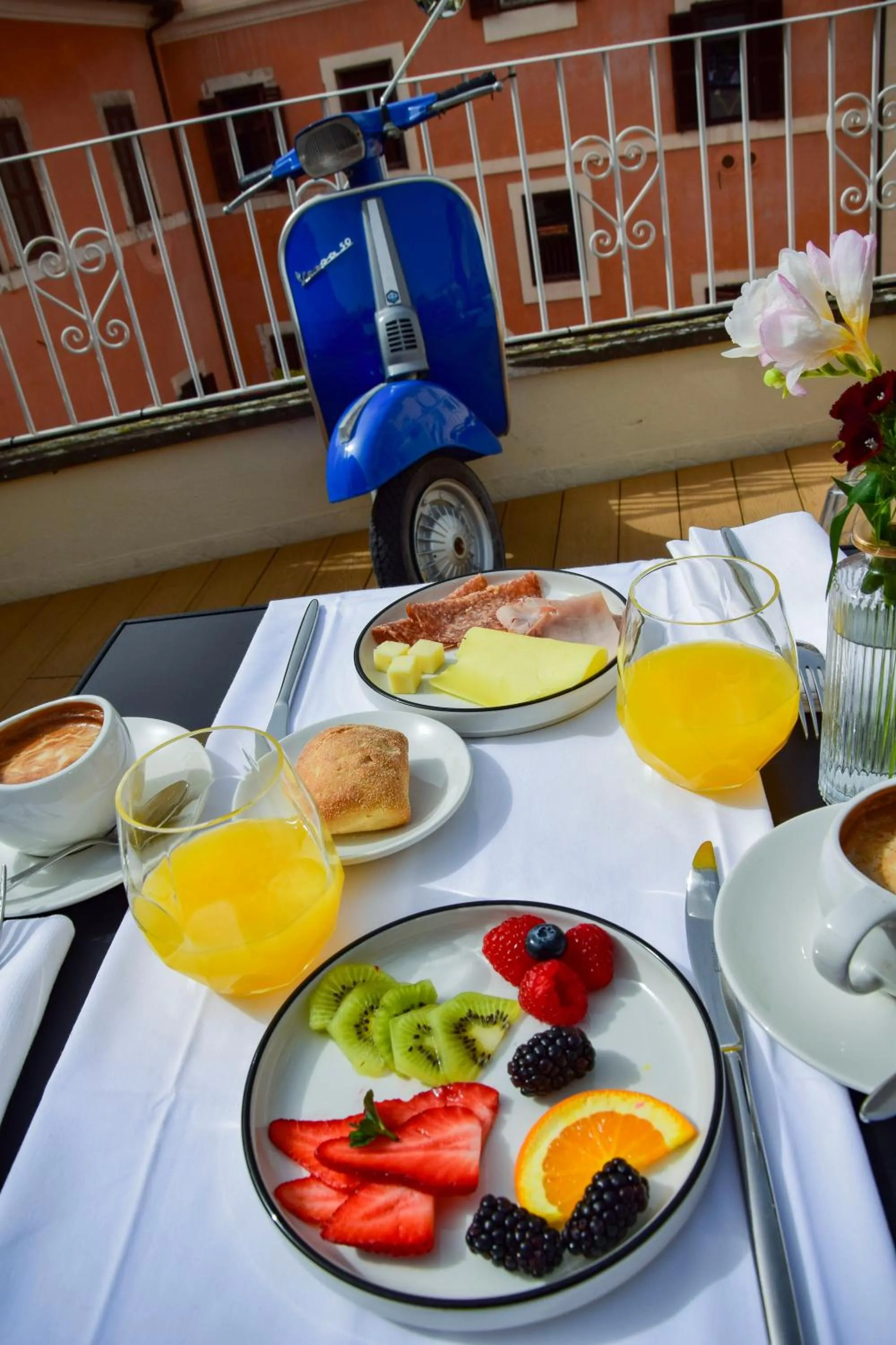 Food and drinks in MyTALE Creative Academy Hotel