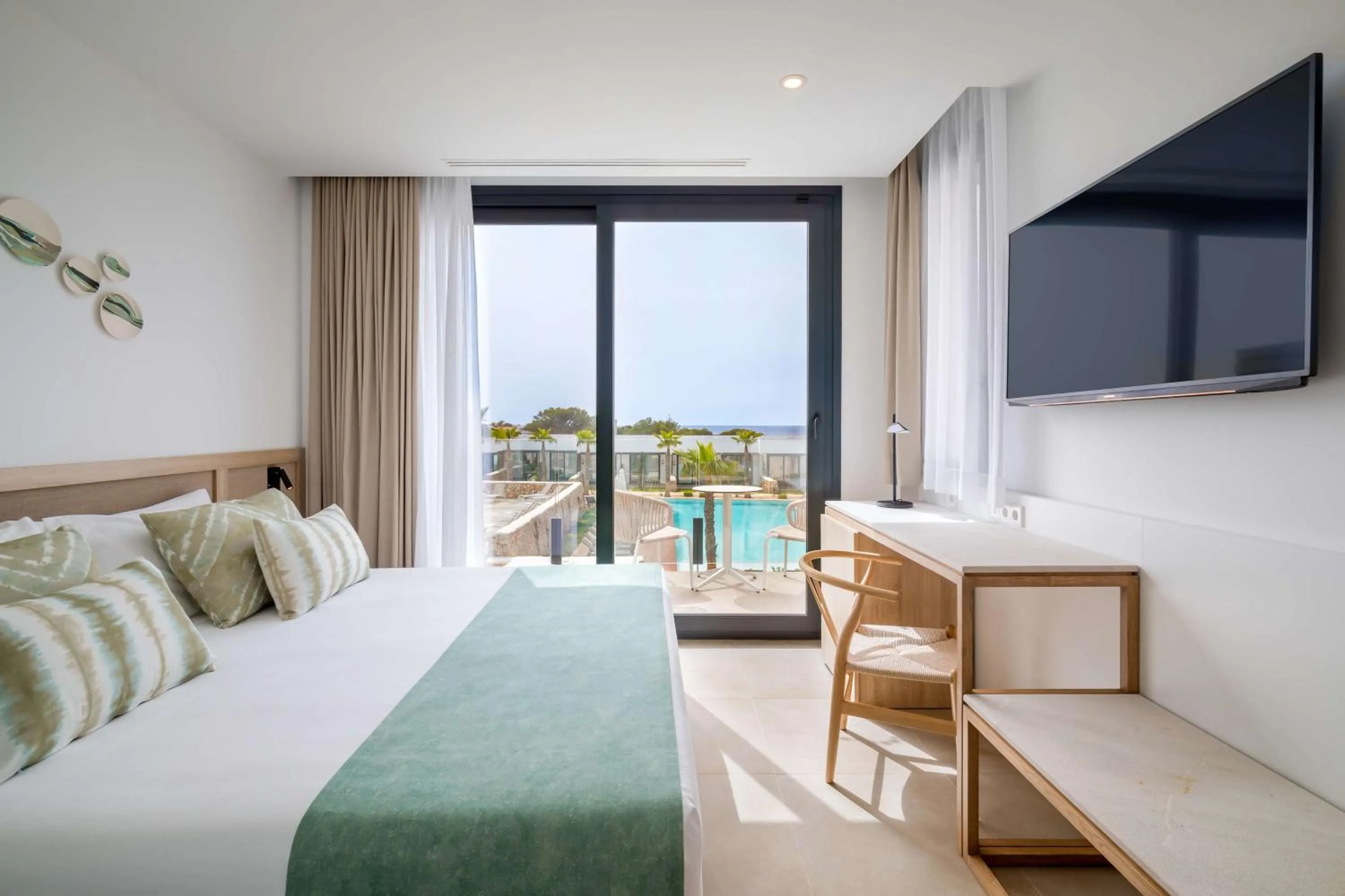 Photo of the whole room, Bed in Barceló Nura