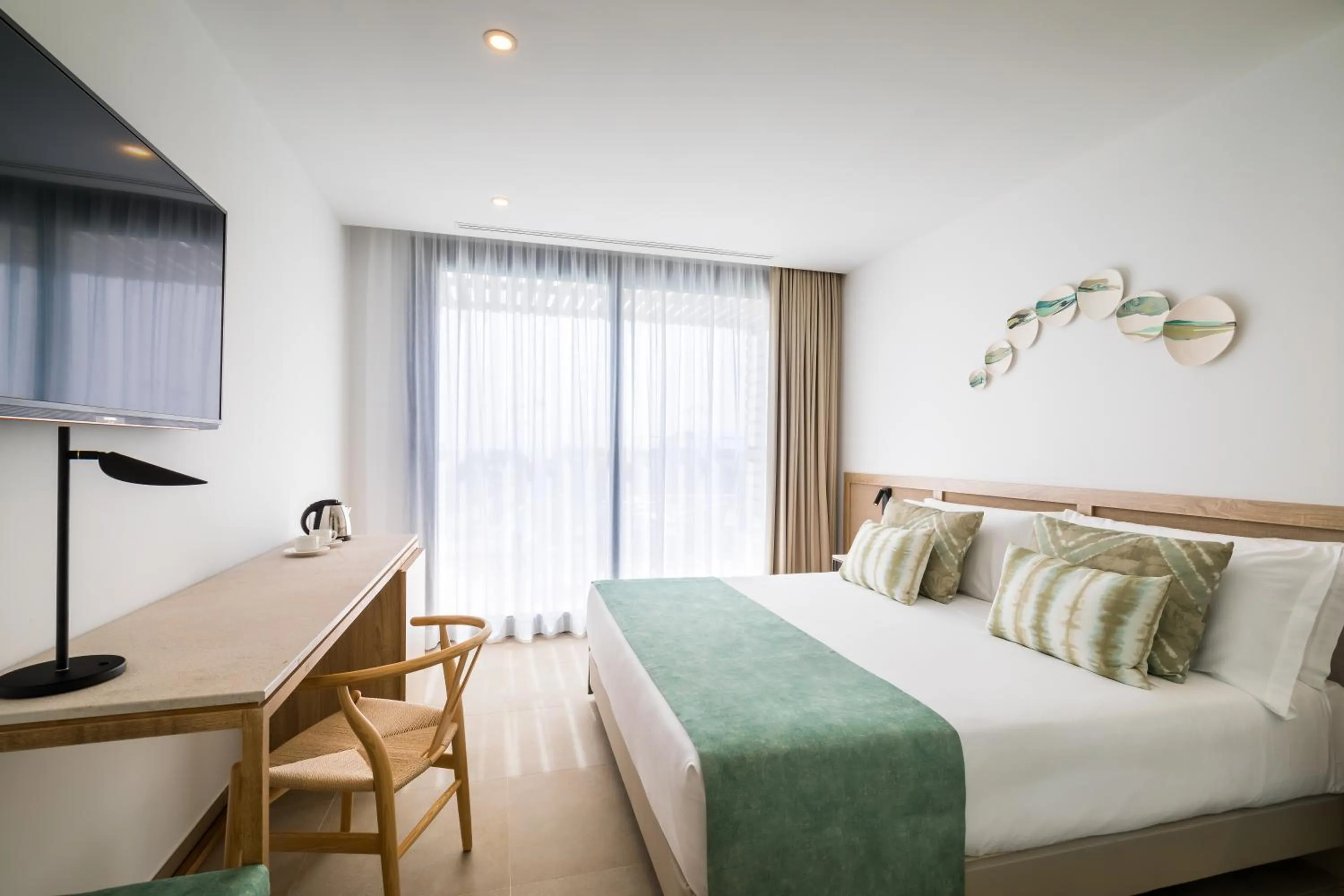 Photo of the whole room, Bed in Barceló Nura