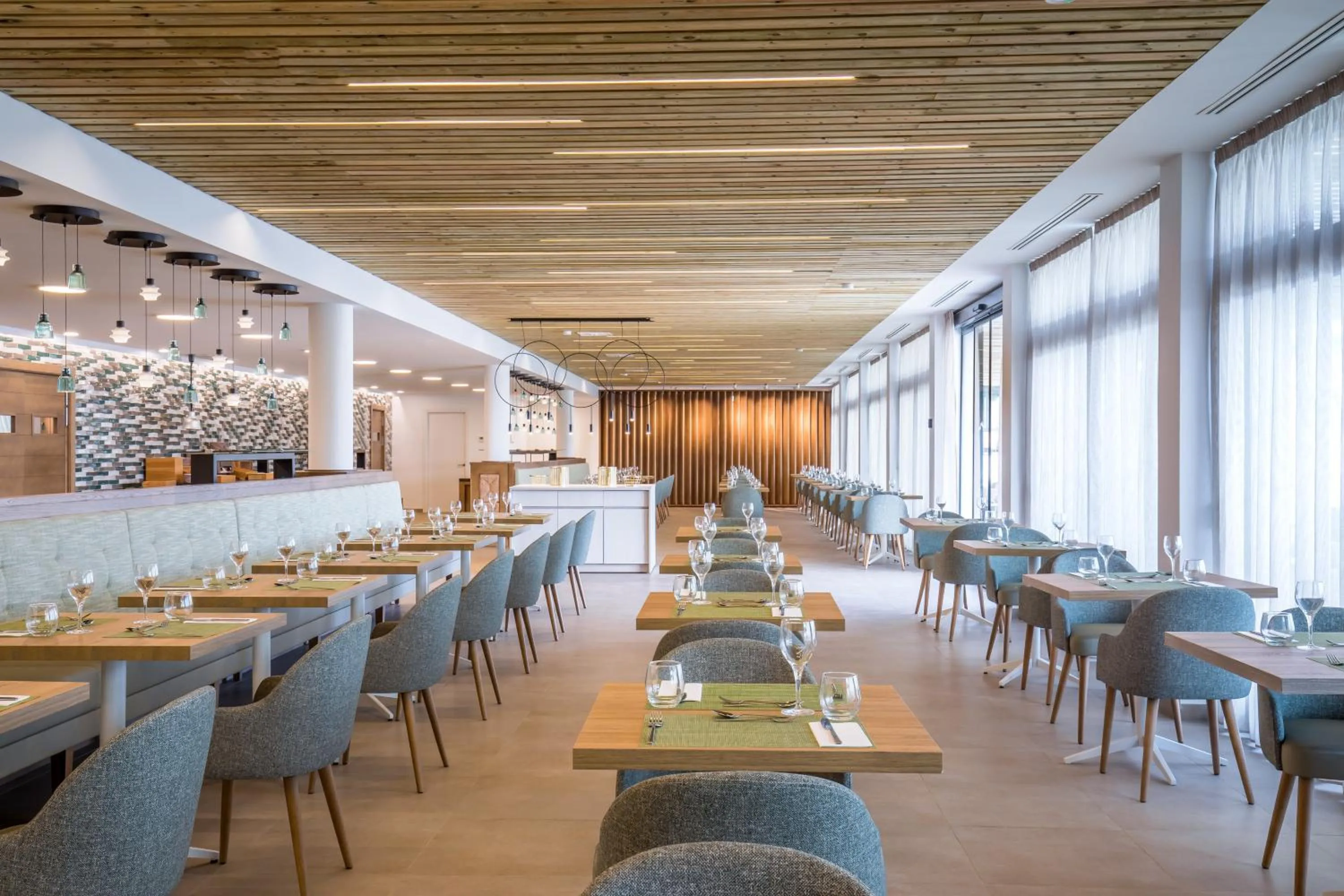 Restaurant/places to eat in Barceló Nura