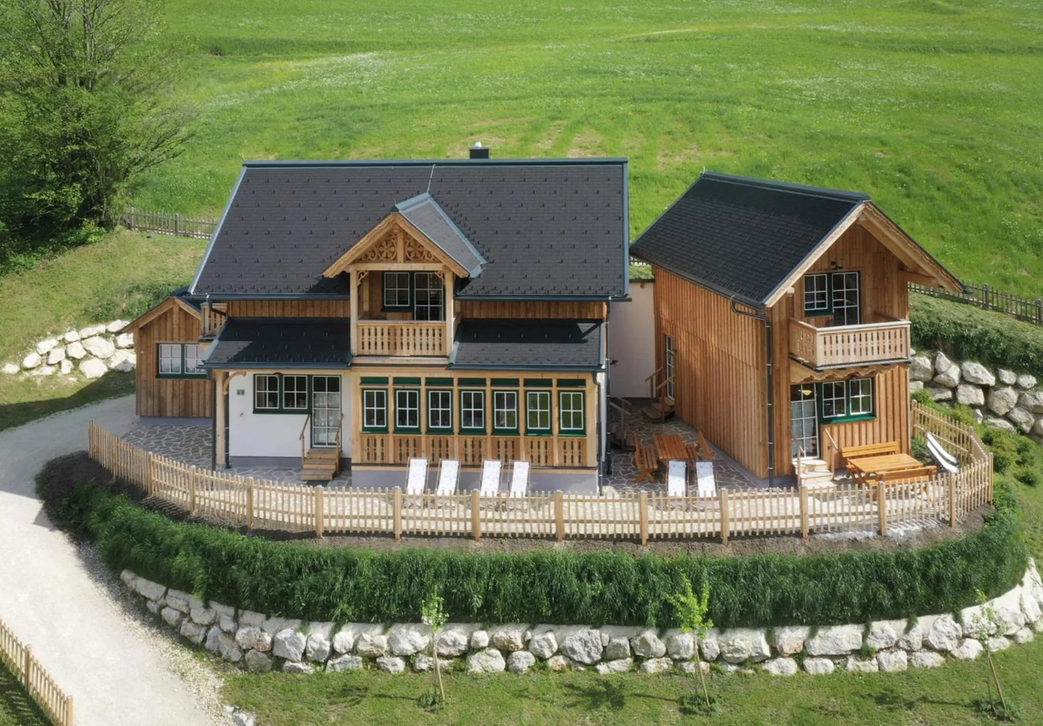 Property building in Narzissendorf Zloam