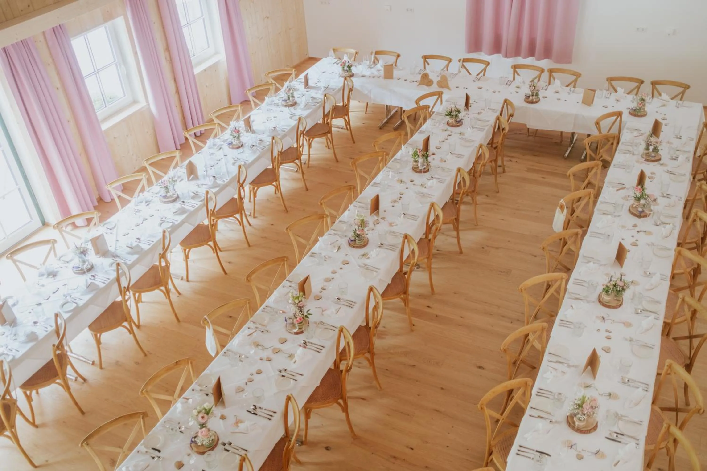 Restaurant/places to eat in Narzissendorf Zloam