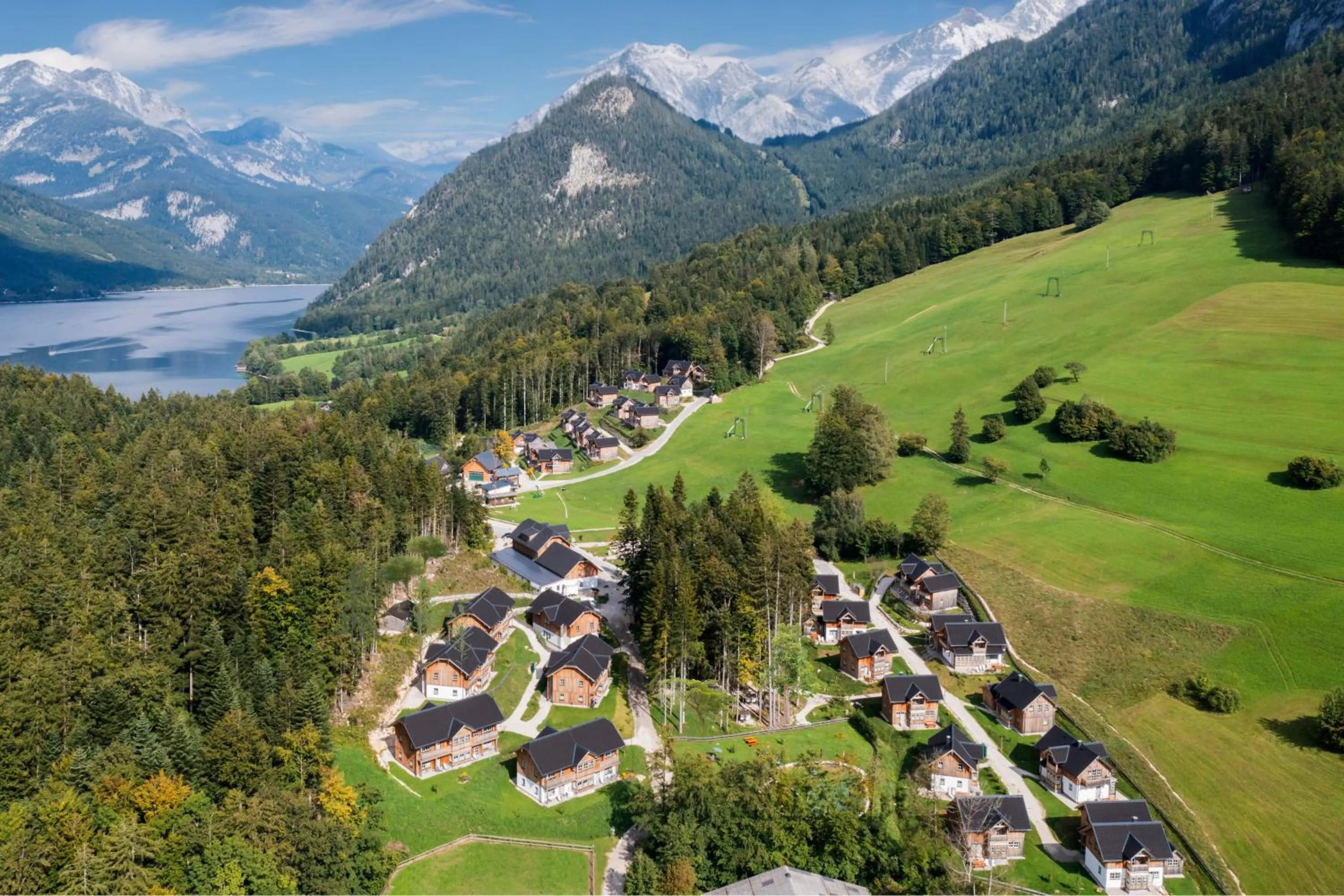 Property building in Narzissendorf Zloam