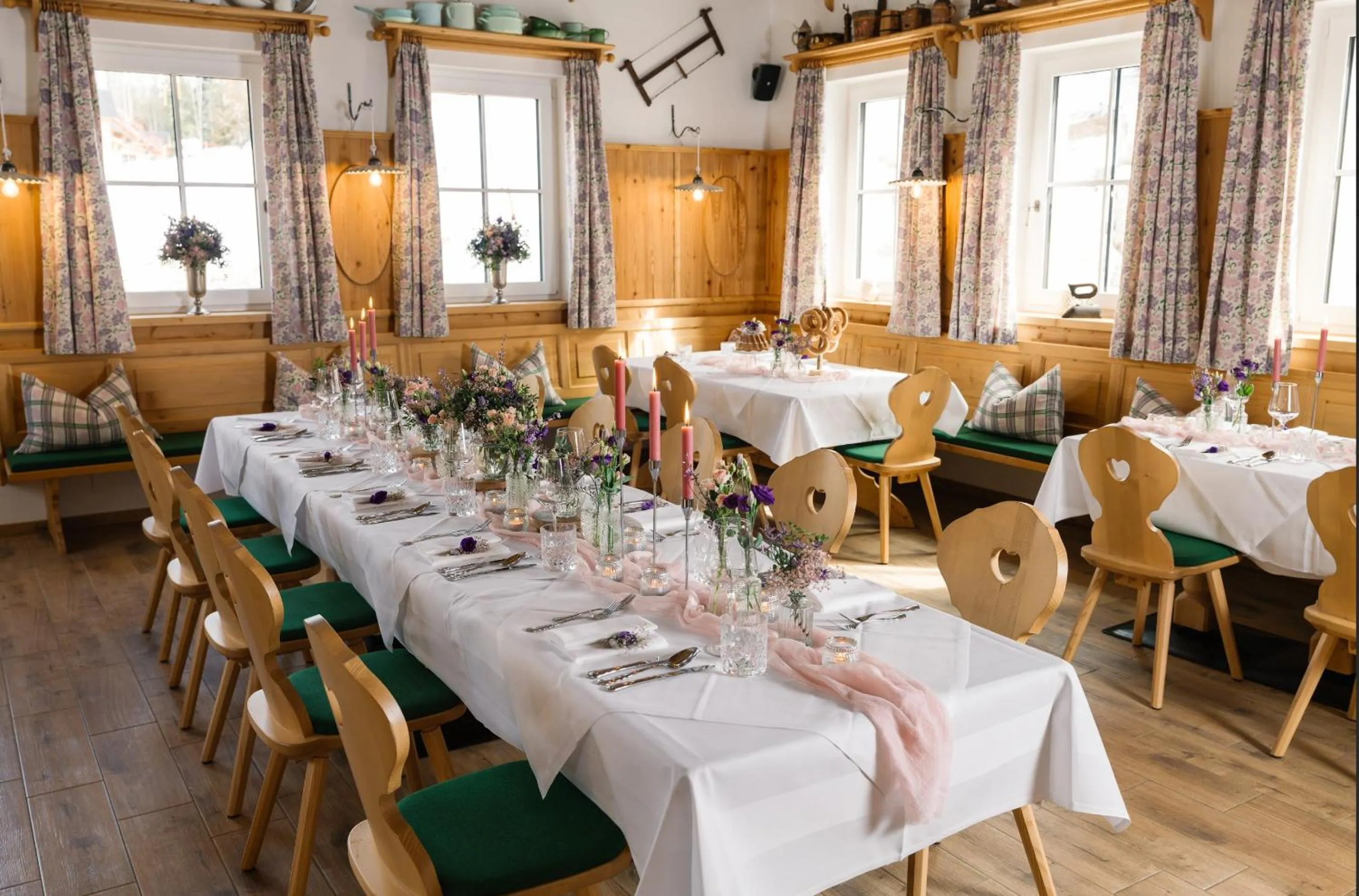 Restaurant/places to eat in Narzissendorf Zloam