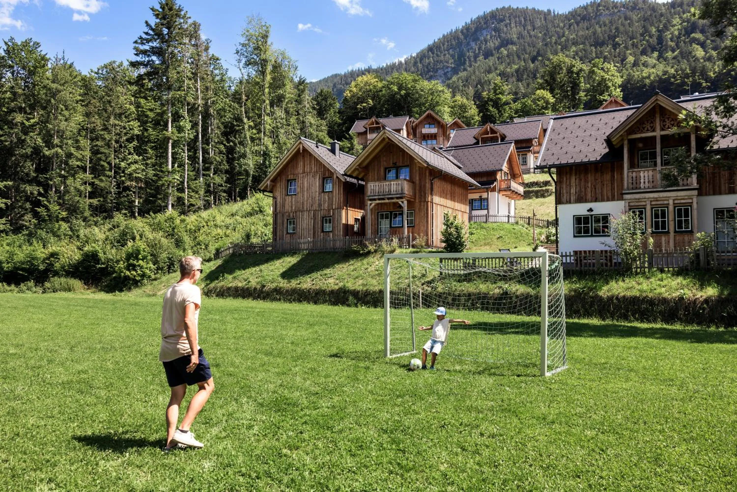 Property building in Narzissendorf Zloam