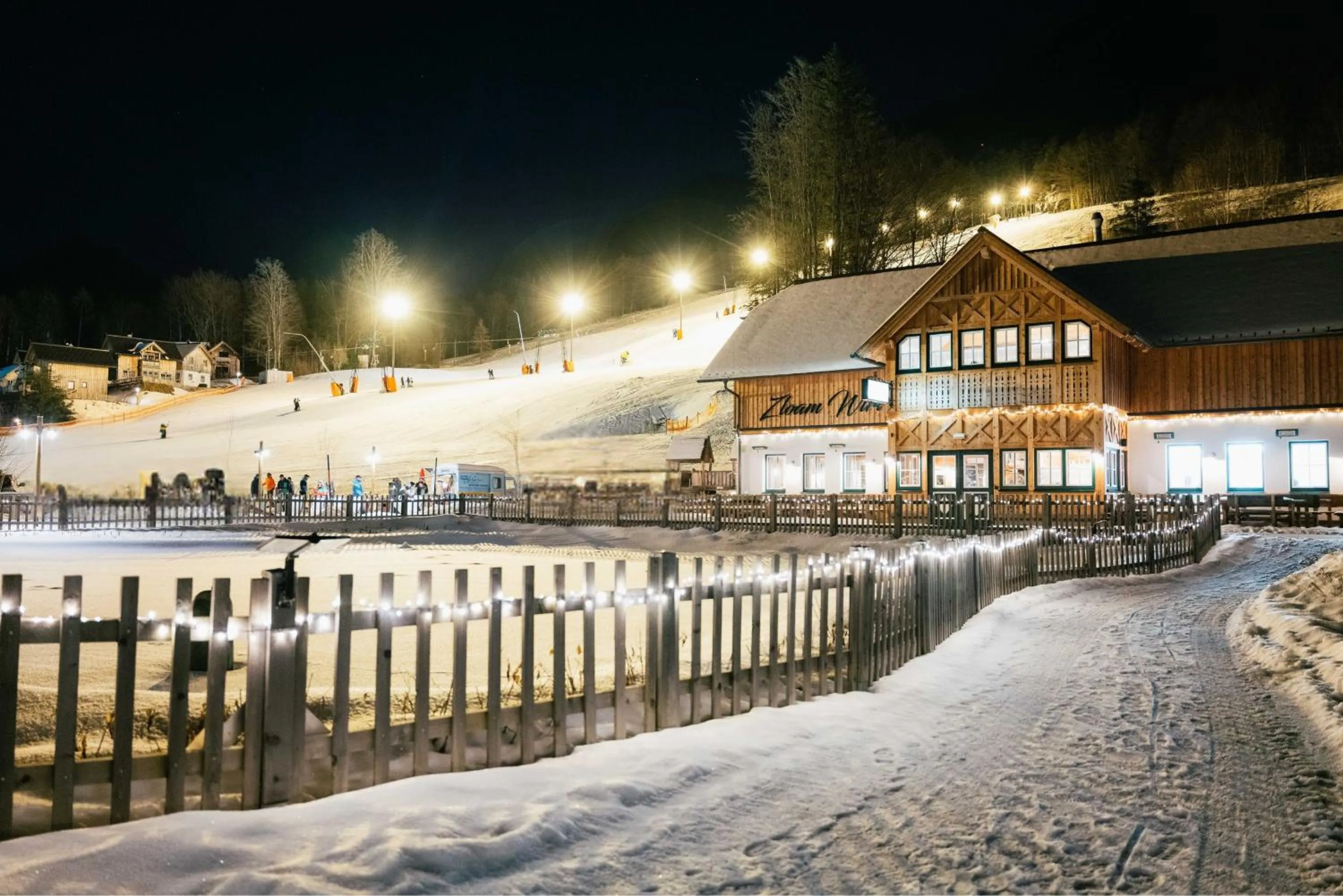 Restaurant/places to eat in Narzissendorf Zloam