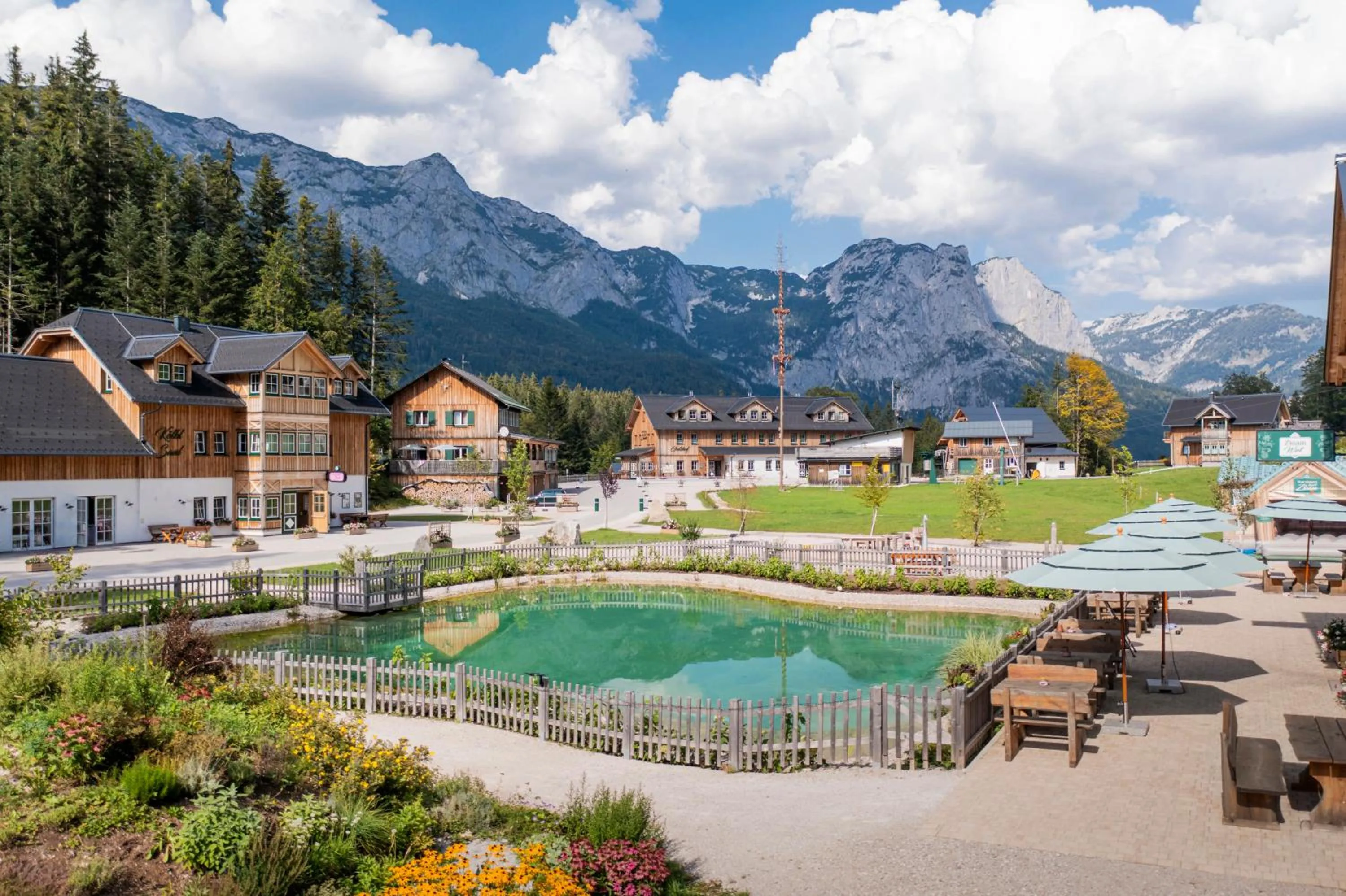 Property building in Narzissendorf Zloam