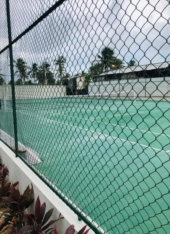 Tennis court in Salinas Premium resort