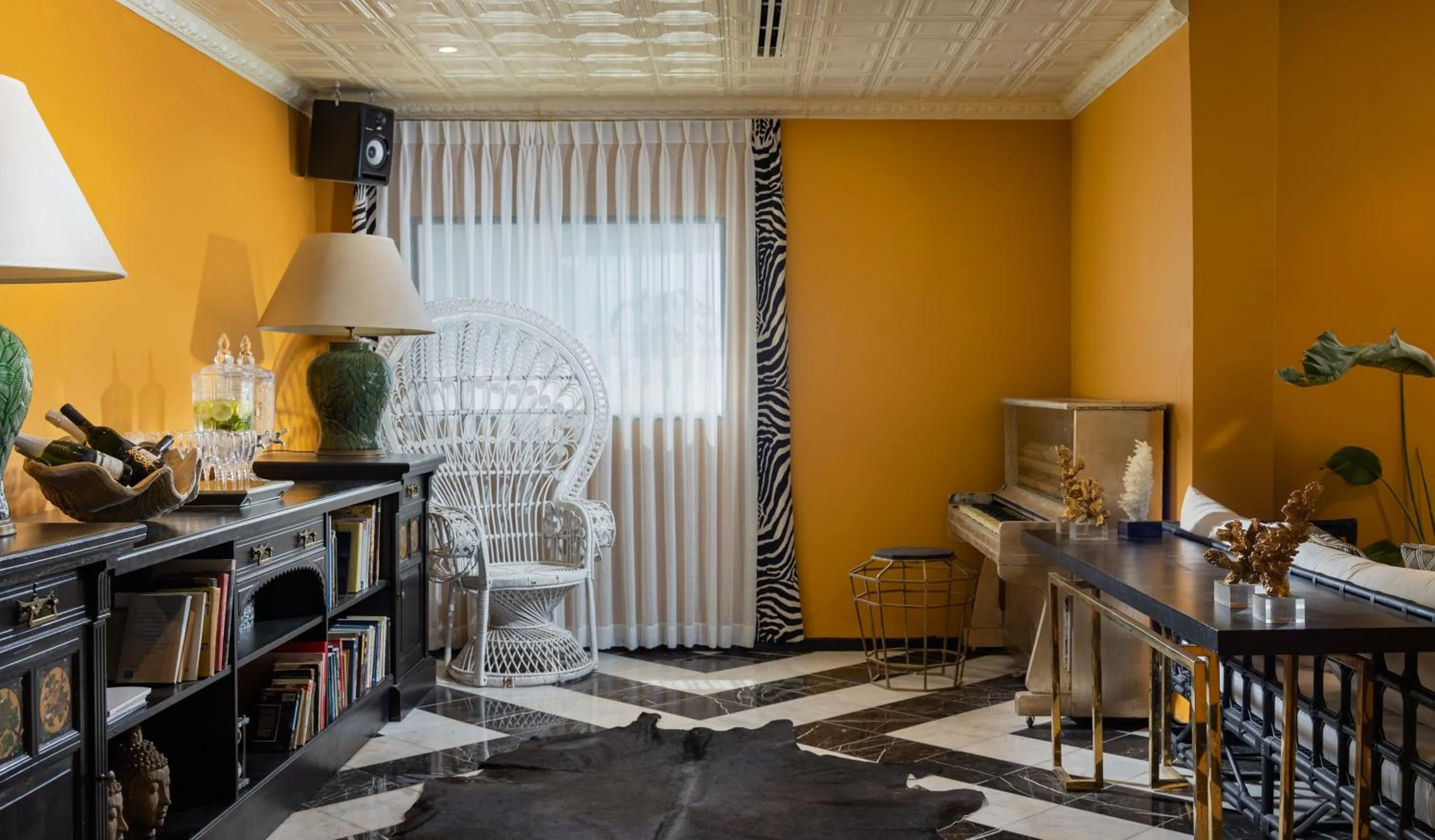 Library in Beach Hotel by Zvieli Hotels