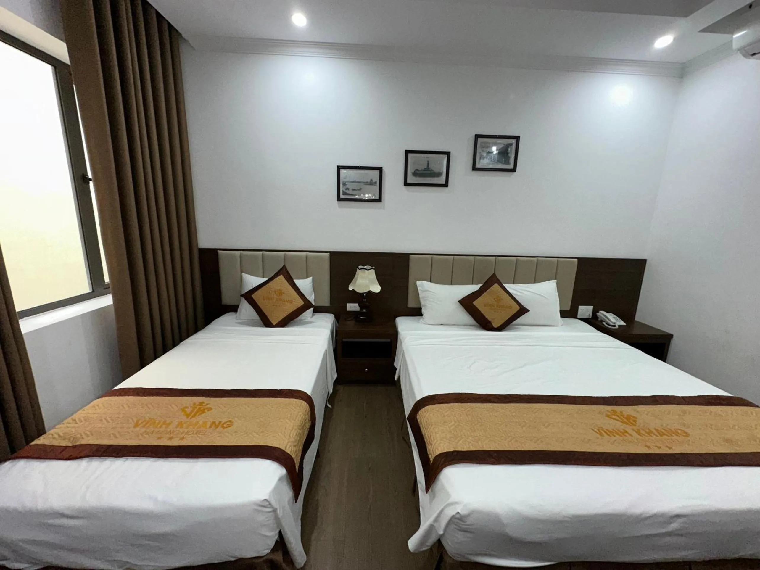 Photo of the whole room, Bed in VĨNH KHANG HẠ LONG HOTEL