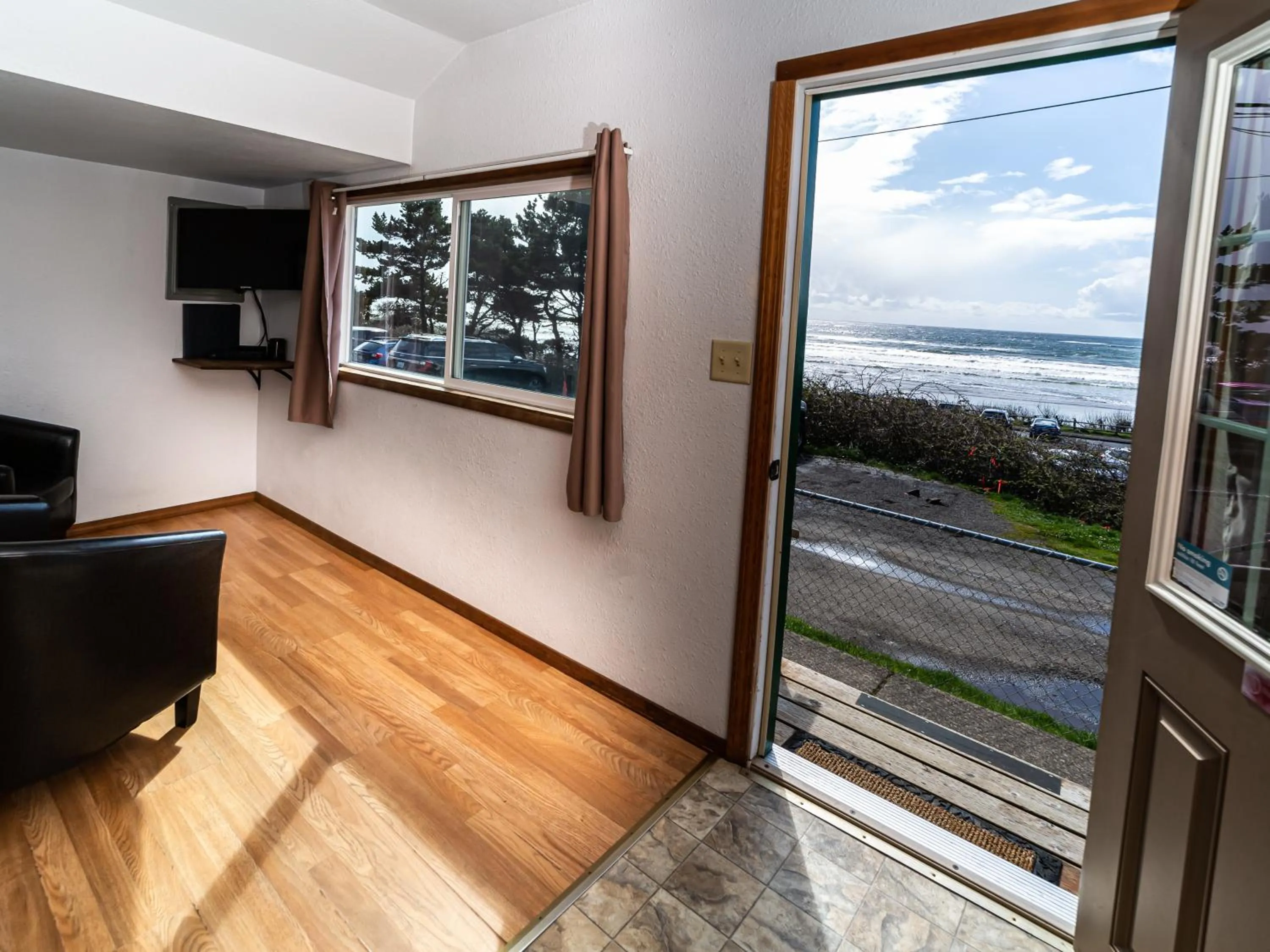 Living room in Oceanside Ocean Front Cabins
