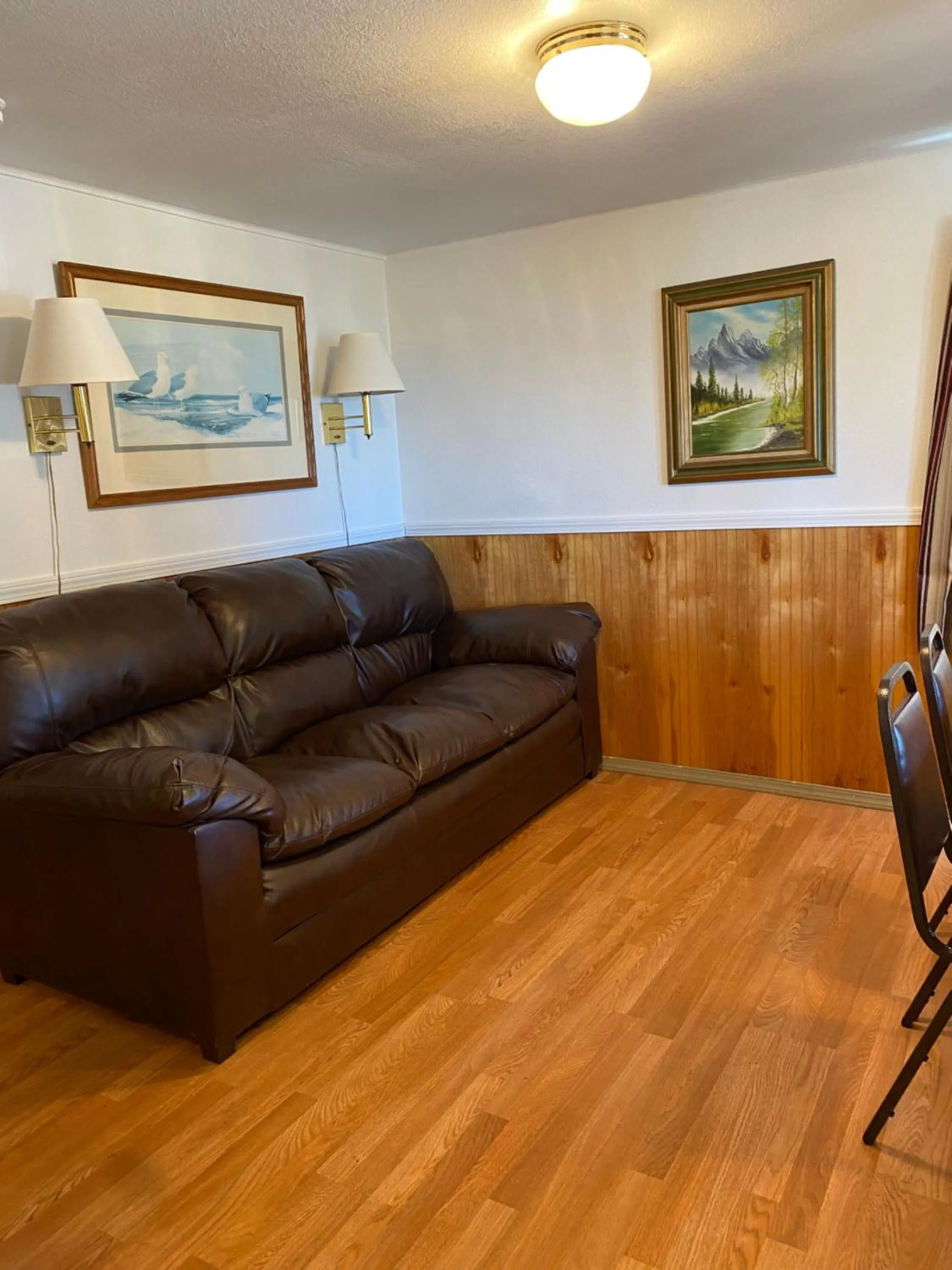 Seating area in Oceanside Ocean Front Cabins