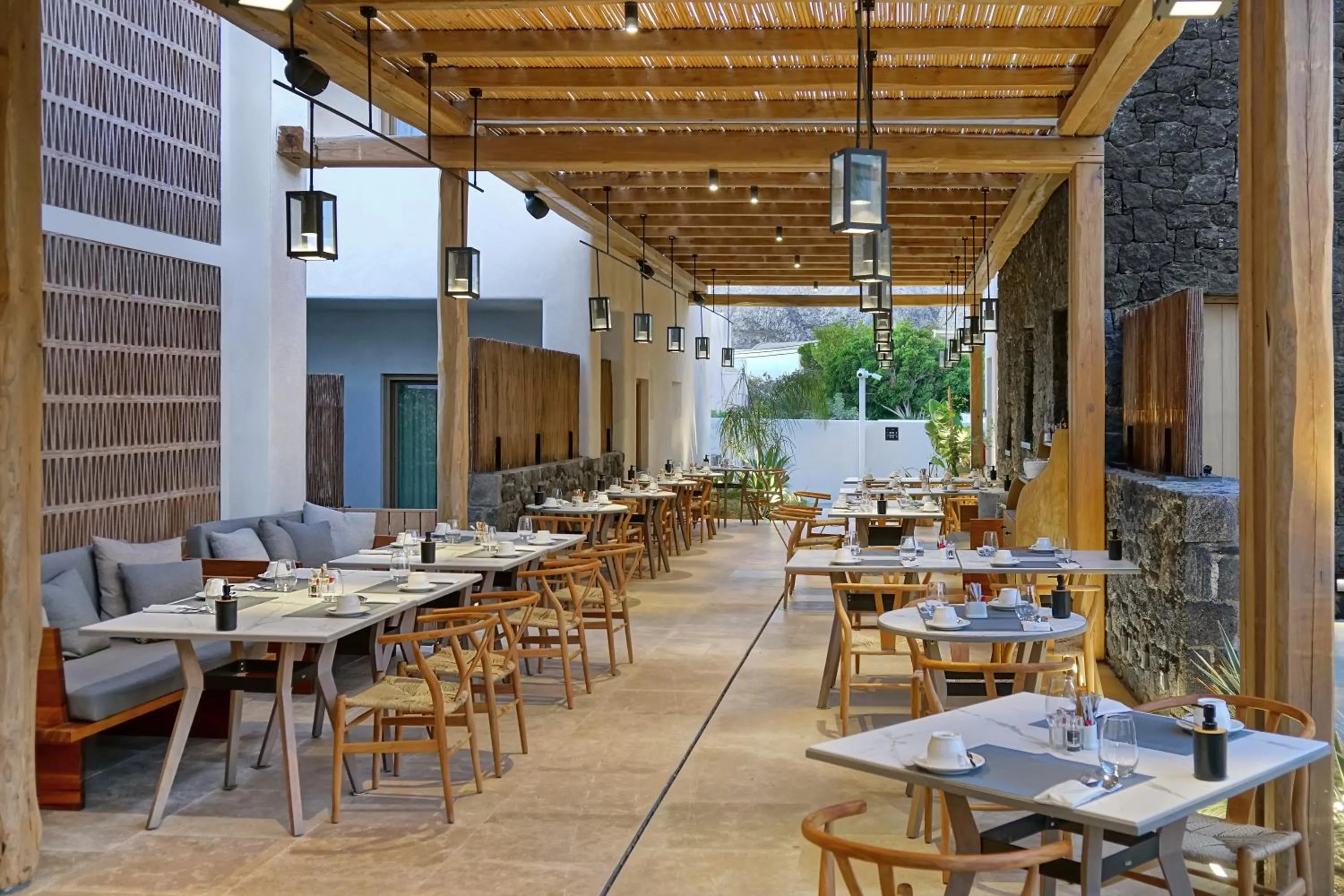 Restaurant/places to eat in Radisson Blu Zaffron Resort, Santorini